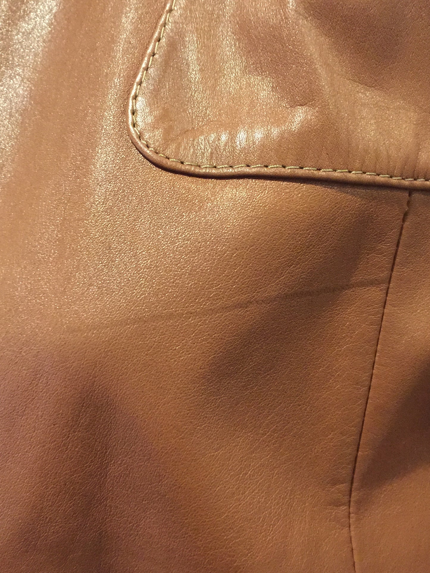 Kingspier Vintage - Scrambler light brown leather jacket with button closures and flap pockets. Size 42M.