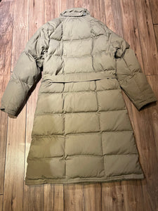 Harry Rosen Sport beige down-filled long puffer coat with belt, zipper closures and two front flap pockets.

Made in Canada
Size 40