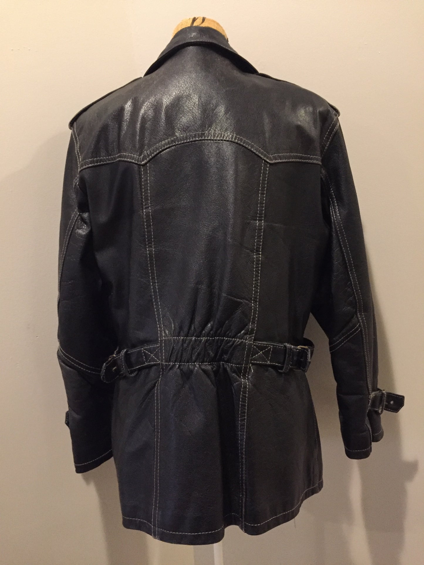 Kingspier Vintage - Lawrence Roy black lambskin leather jacket with zipper and three zip slash pockets. Made in Canada. Size large.