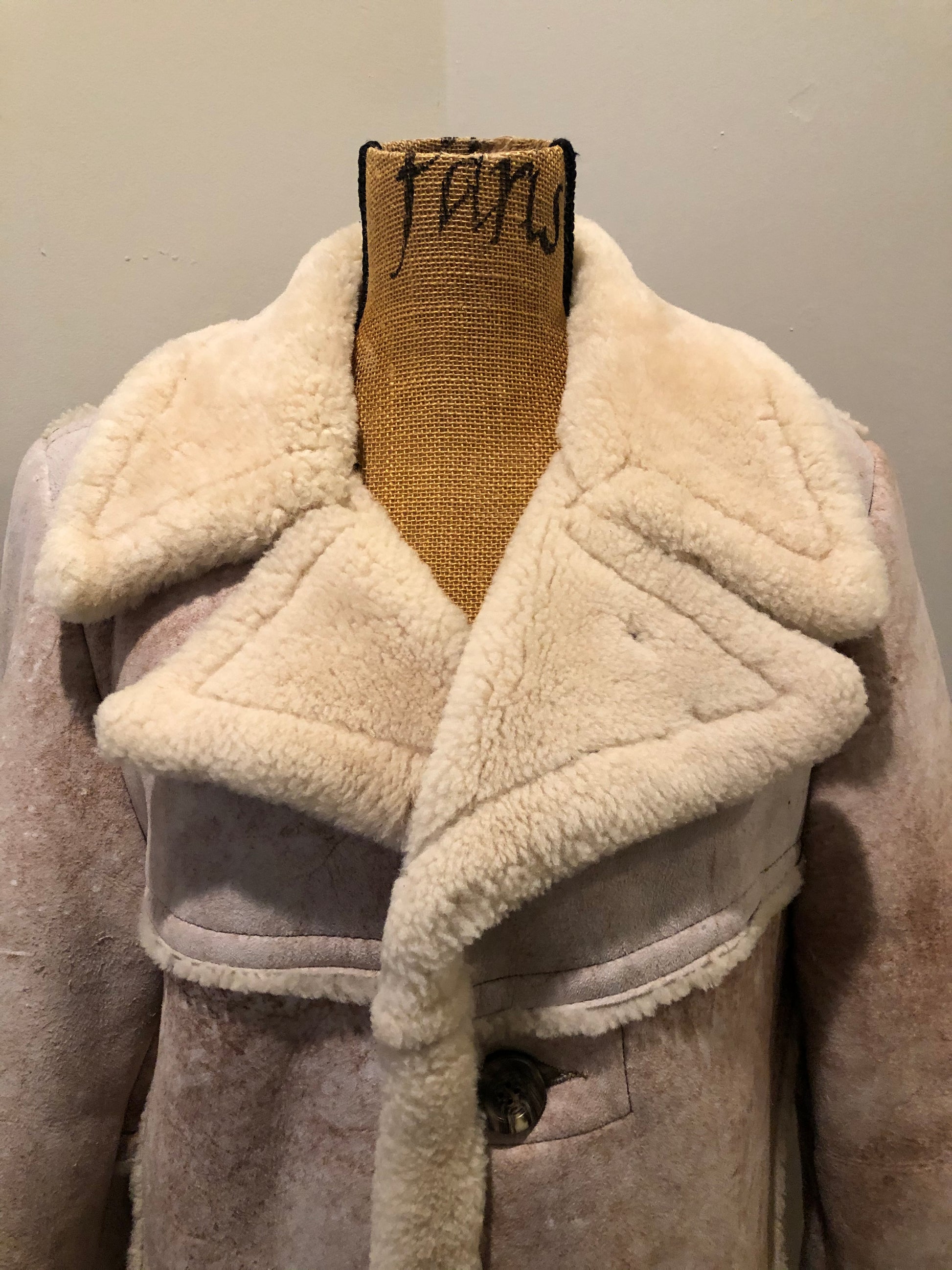 Kingspier Vintage - Dave Epstein “Rice Sportswear” beige suede coat with shearling trim and lining, button closures and patch pockets. Made in Canada.