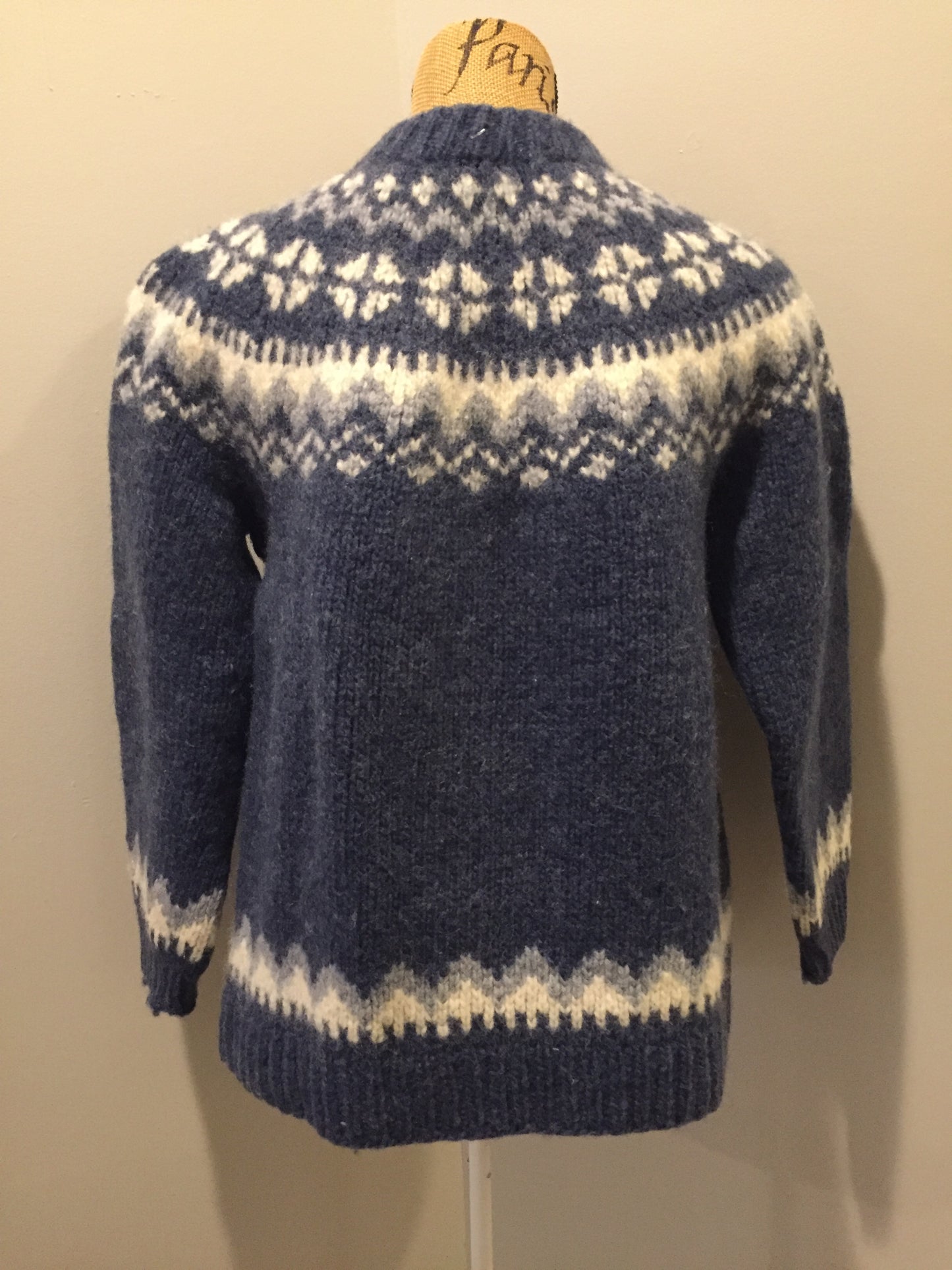 Kingspier Vintage - Preshrunk wool, hand knit Lopi cardigan in blue and white with button closures. Size XS,