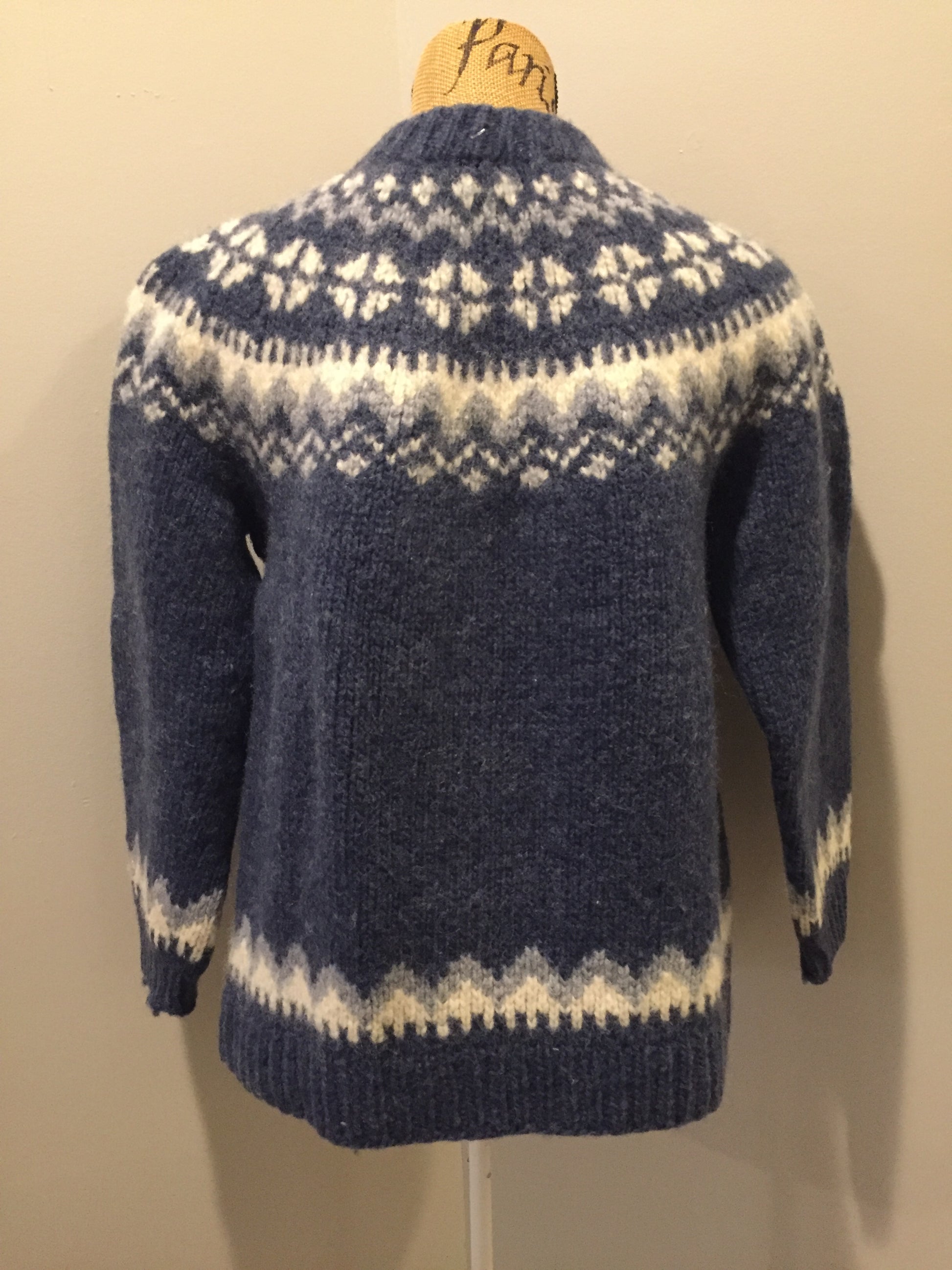 Kingspier Vintage - Preshrunk wool, hand knit Lopi cardigan in blue and white with button closures. Size XS,