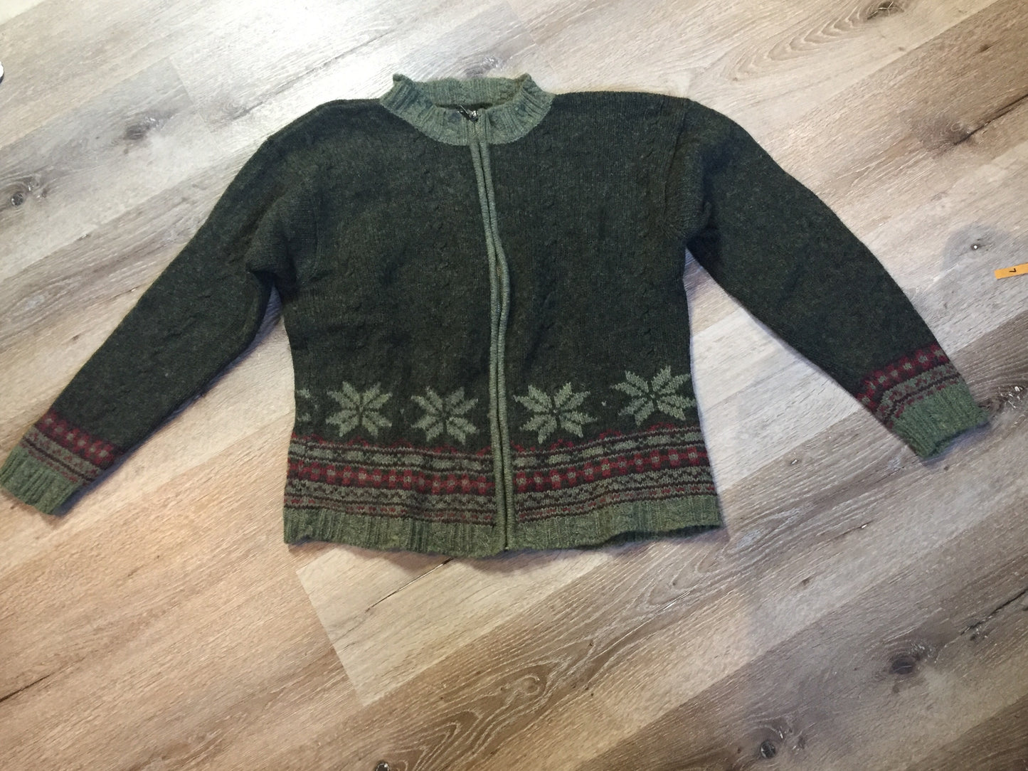Kingspier Vintage - One on One green and red wool cardigan with zipper closure. Size large.