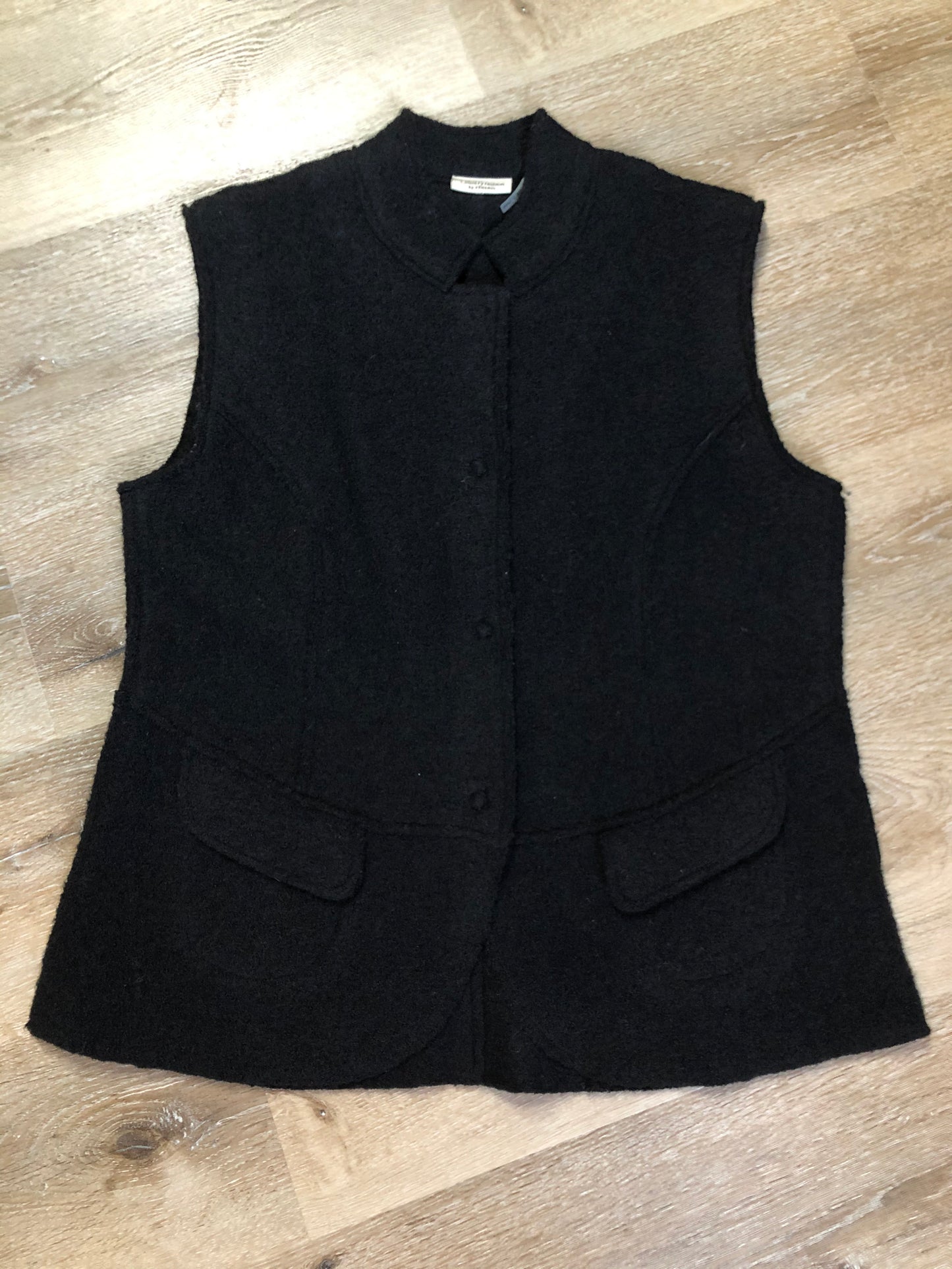 Kingspier Vintage - Venario black wool vest with red paisley lining, snap closures and flap pockets.
