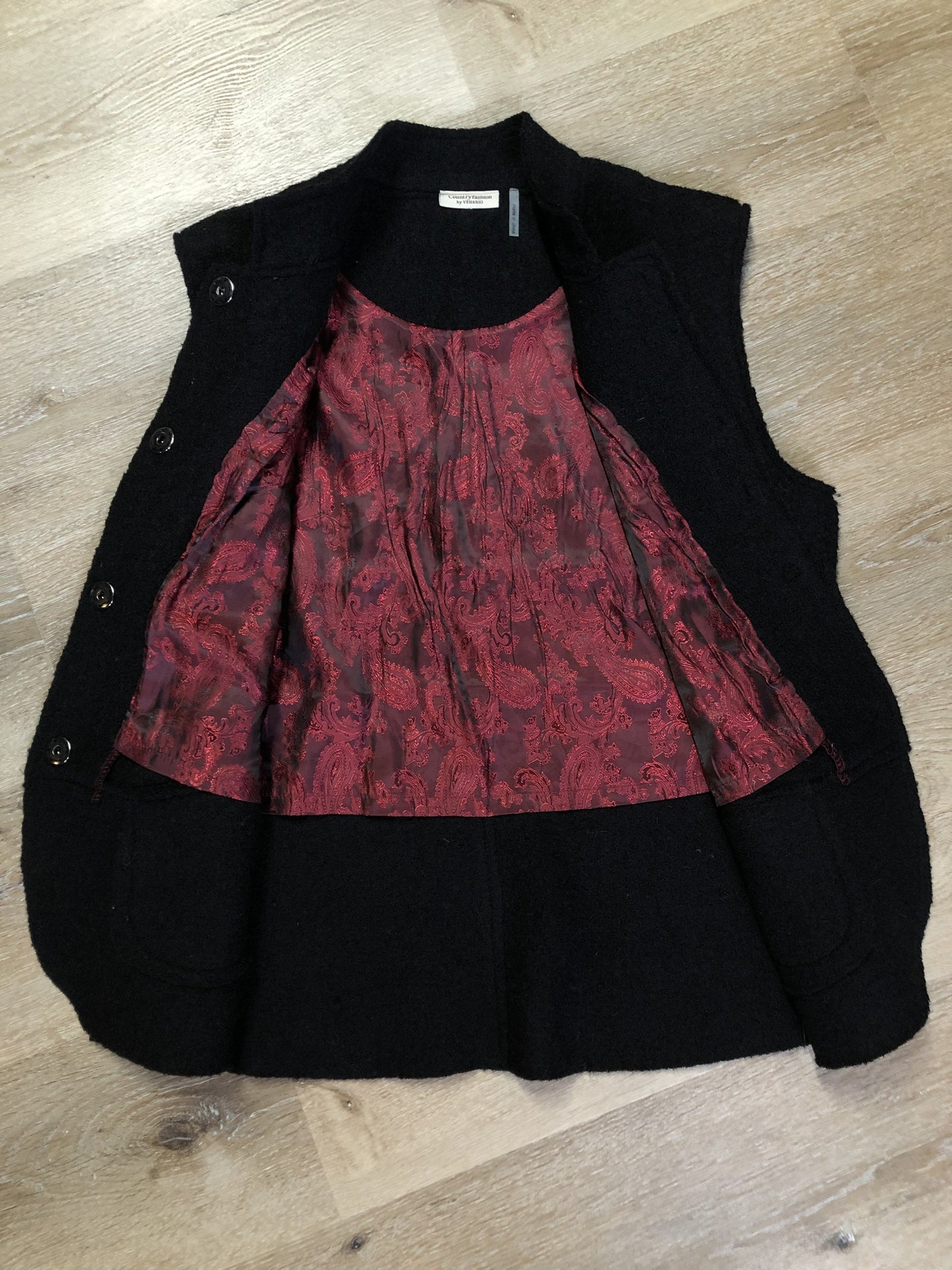 Kingspier Vintage - Venario black wool vest with red paisley lining, snap closures and flap pockets.