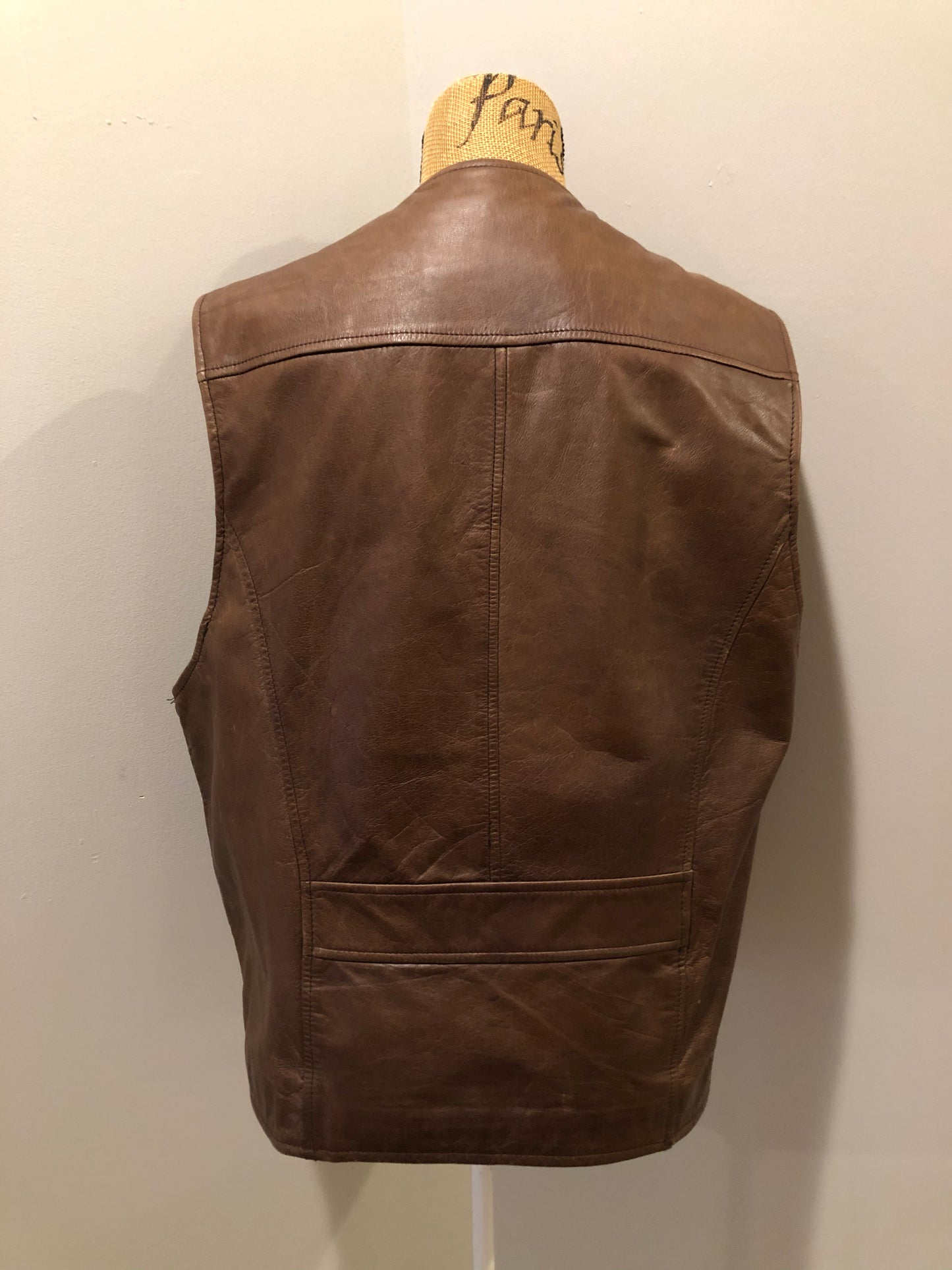 Kingspier Vintage - Danier medium brown leather vest with zipper and zip pockets. Size medium.