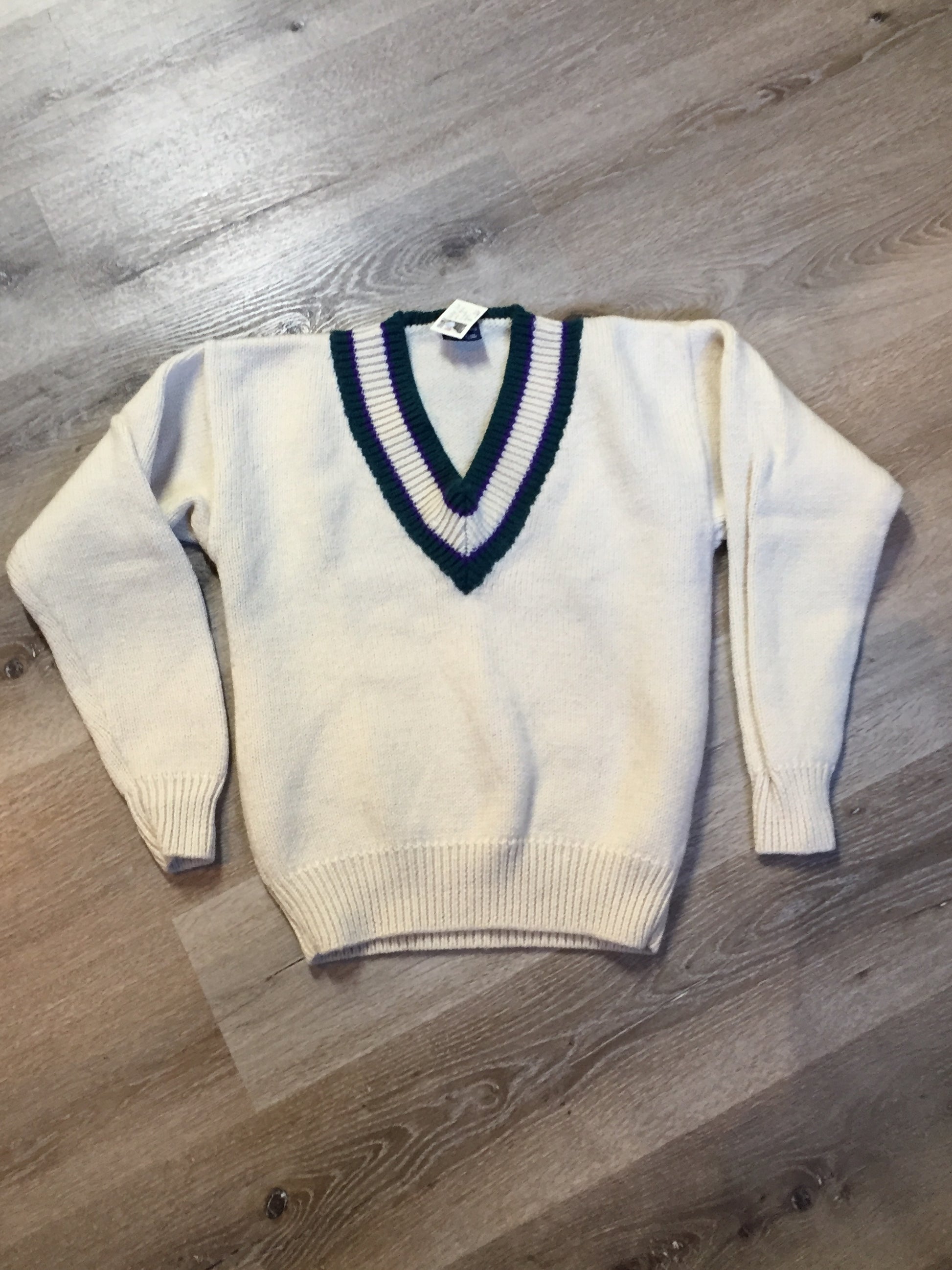 Kingspier Vintage - Vintage “Gant” sweater in cream, green and purple. Size medium.