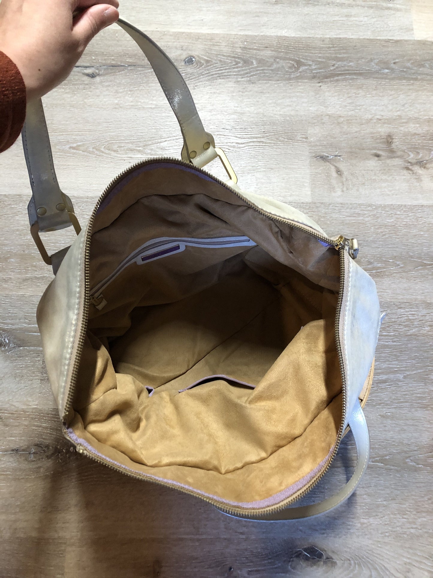Kingspier Vintage - Authentic Jimmy Choo Melena XL tote in Iridescent white calfskin leather with zip closures, gold hardware and suede lining.