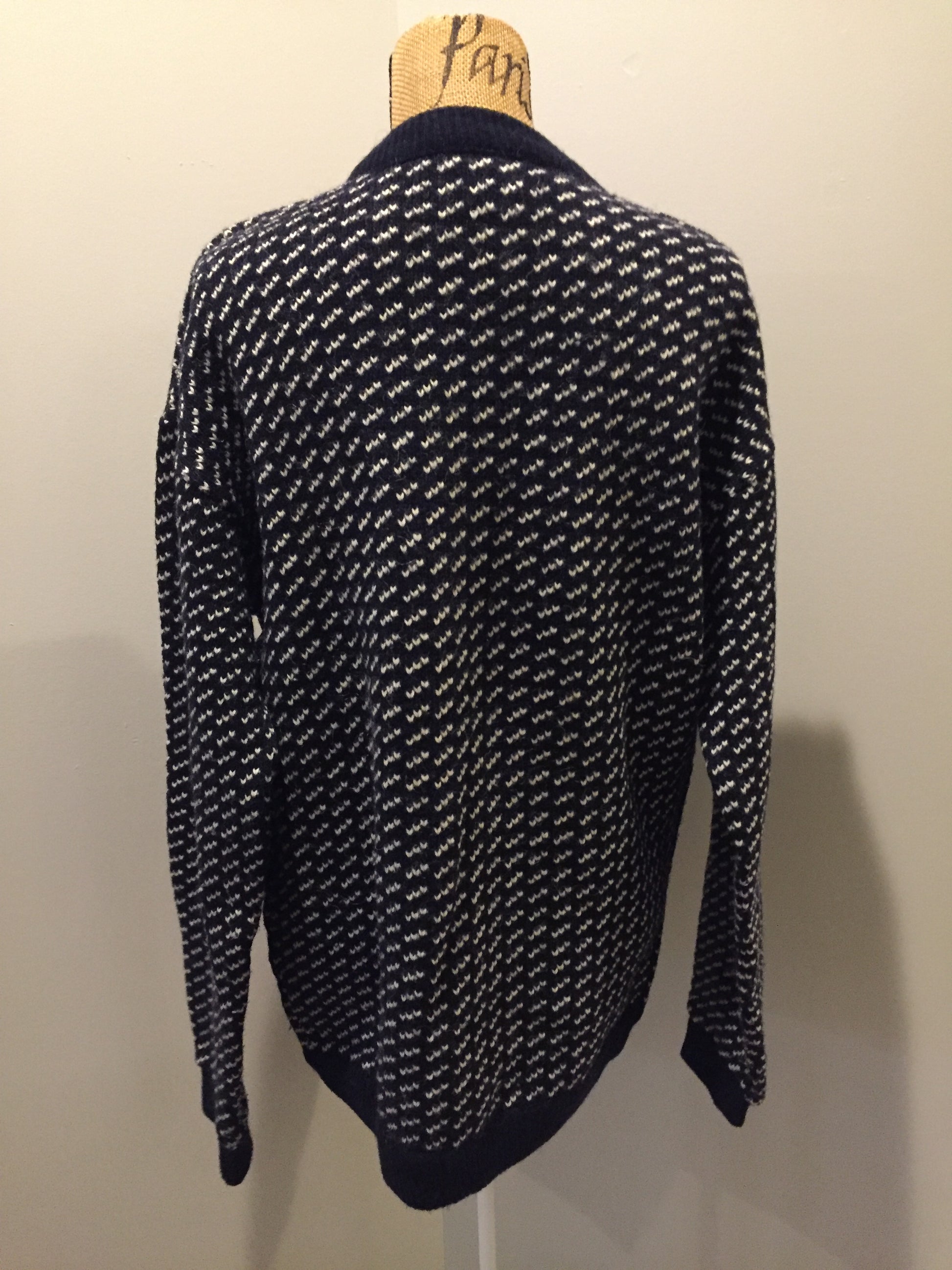Kingspier Vintage - Roots authentic Nordic wool sweater in navy and white. Made in Norway. Size XL.