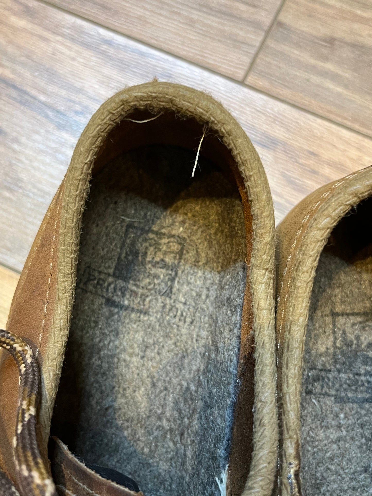 Vintage Prospector 1980’s NWOT deadstock moc toe three eyelet brown leather shoes, Made in Canada
Size US 7.5 womens