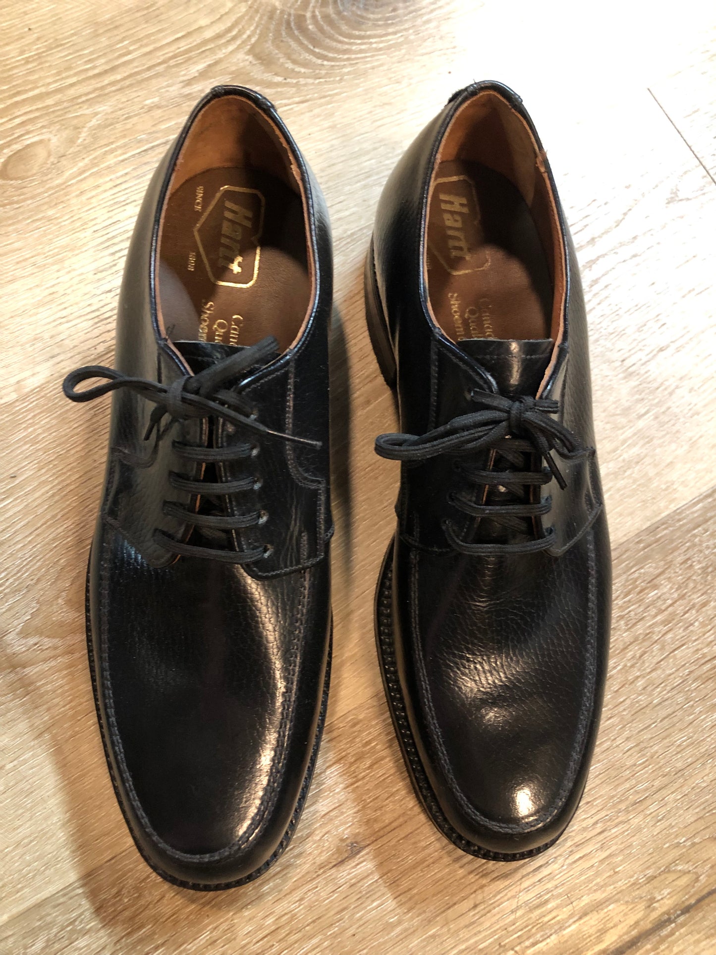 Vintage Hartt deadstock black leather dress shoes. Circa 1960’s. Made in Canada. Size no marked size Fits like a 6.5M, 8W US/ 40 EUR