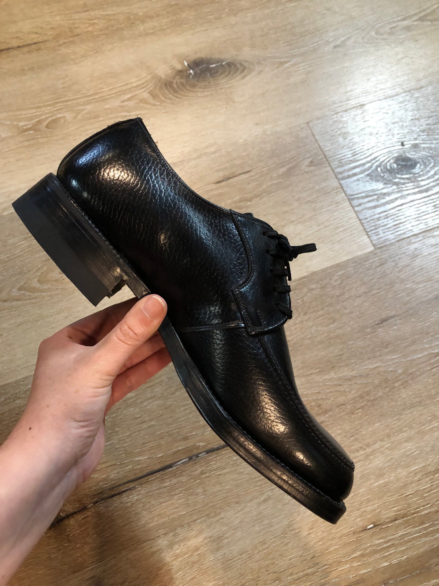 Vintage Hartt deadstock black leather dress shoes. Circa 1960’s. Made in Canada. Size no marked size Fits like a 6.5M, 8W US/ 40 EUR