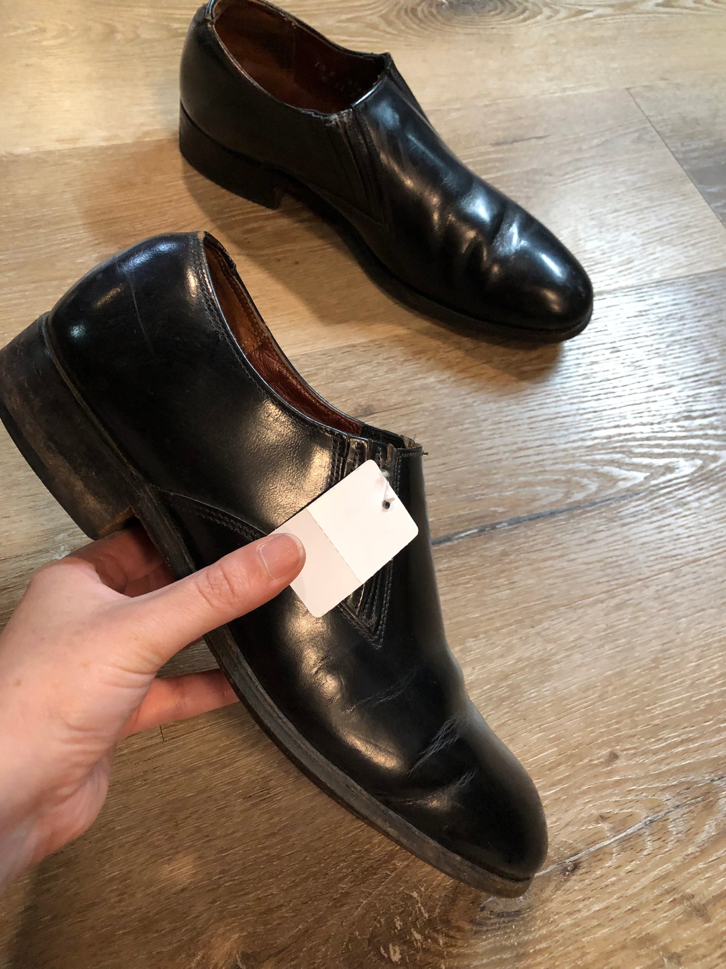 Vintage Hartt black leather loafers with leather soles. Made in Canada. Size 7.5M US/ 41 EUR
