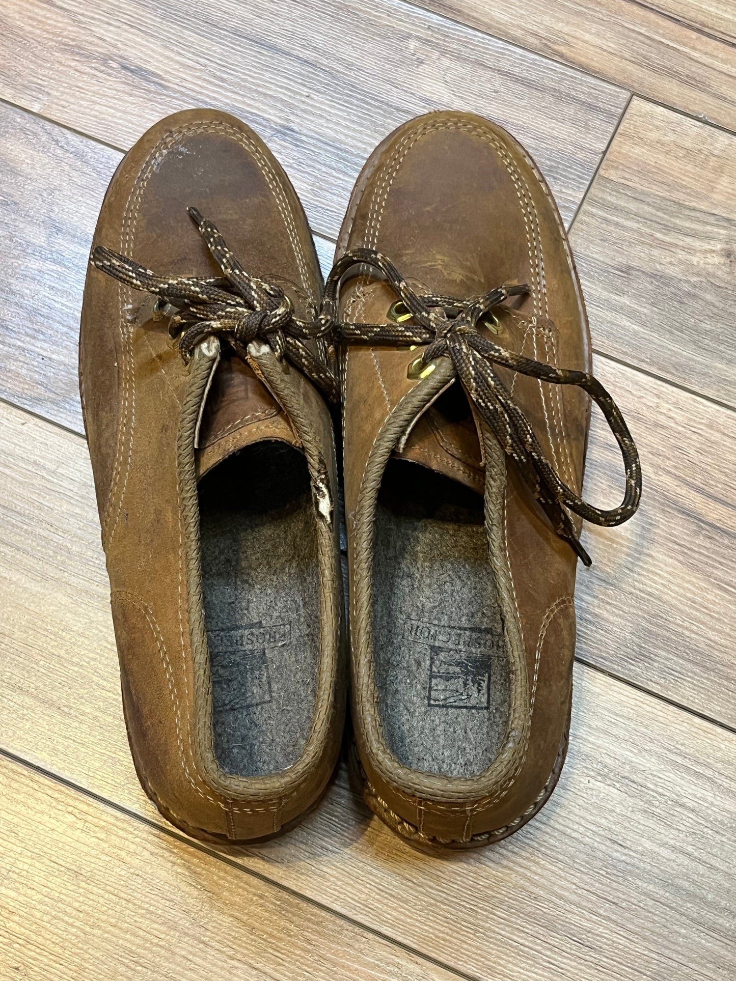 Vintage Prospector 1980’s NWOT deadstock moc toe three eyelet brown leather shoes, Made in Canada
Size US 9.5 womens