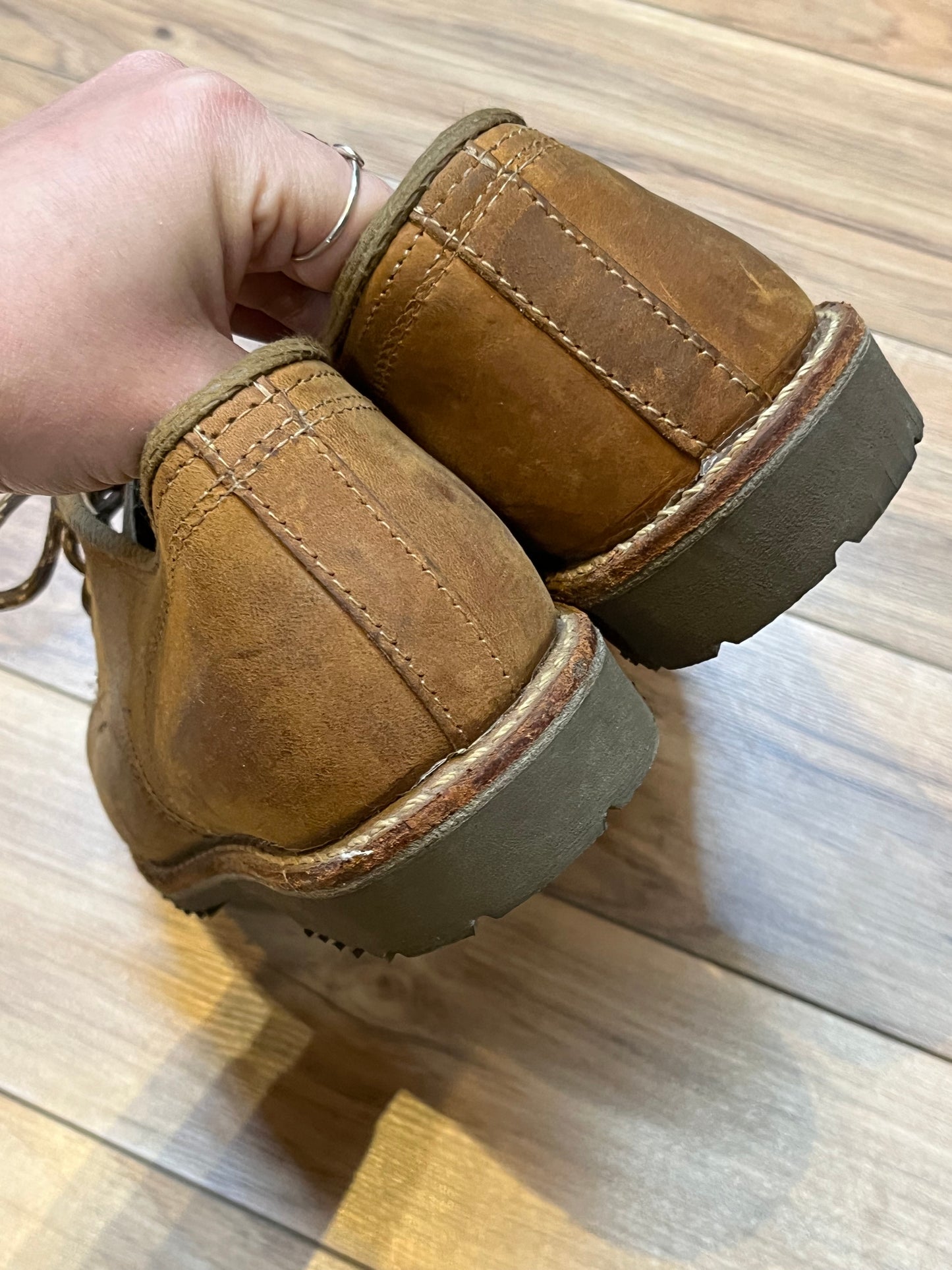 Vintage Prospector 1980’s NWOT deadstock moc toe three eyelet brown leather shoes, Made in Canada
Size US 9.5 womens