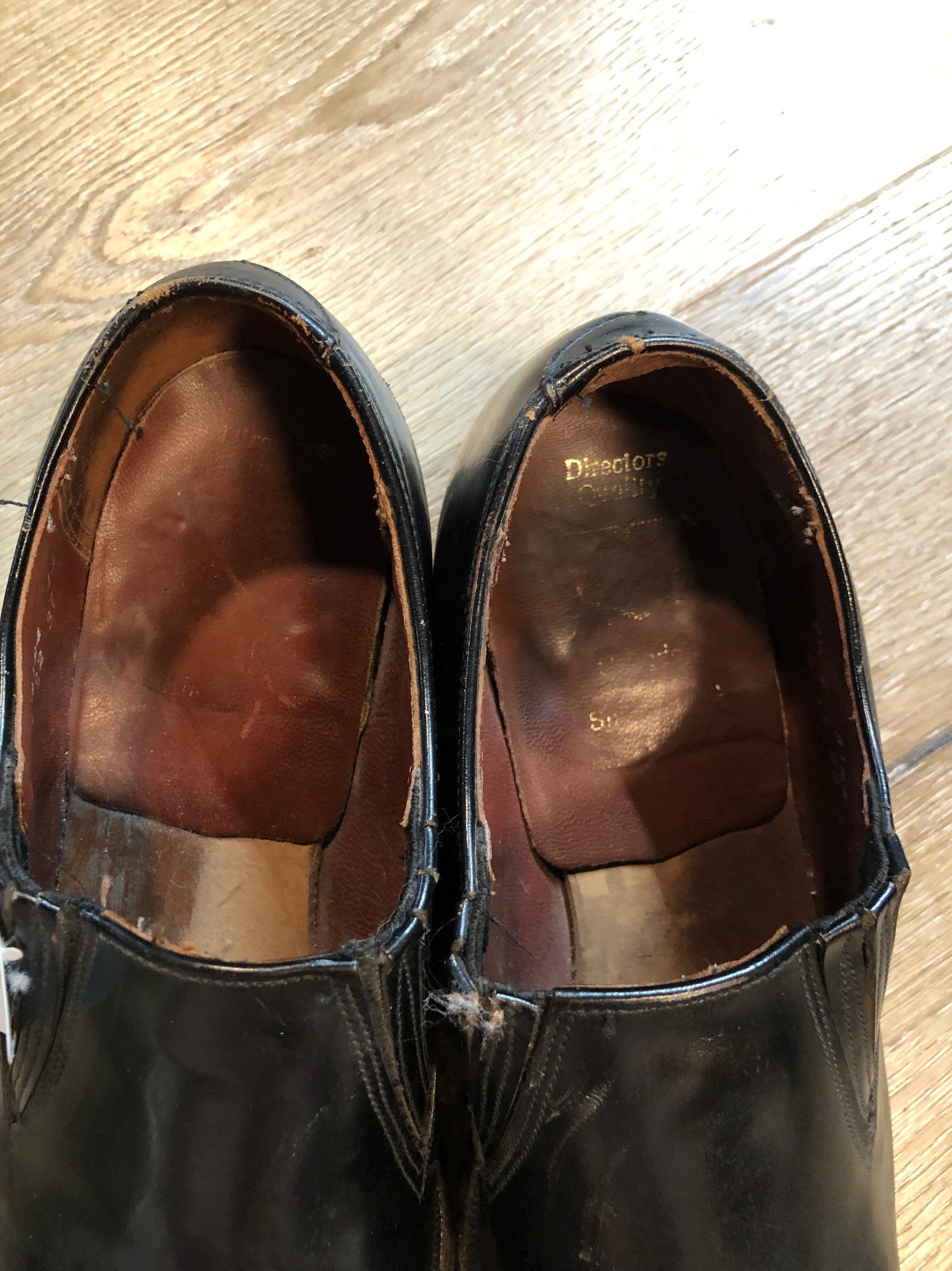 Vintage Hartt black leather loafers with leather soles. Made in Canada. Size 7.5M US/ 41 EUR