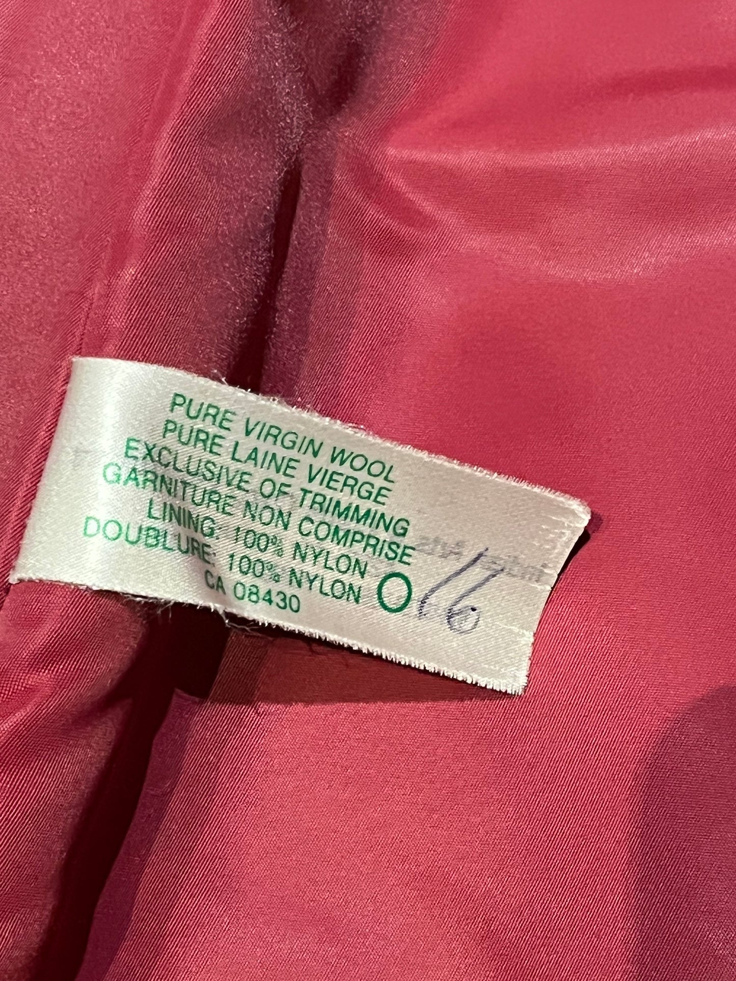 Vintage Yukon Indian Arts and Crafts LTD 100% pure virgin wool northern parka and nylon/ cotton blend removable shell with white leather applique, fur trimmed hood and pom poms, zipper closure, pockets, and hand embroidered flower details.
Made in USA
Size 16