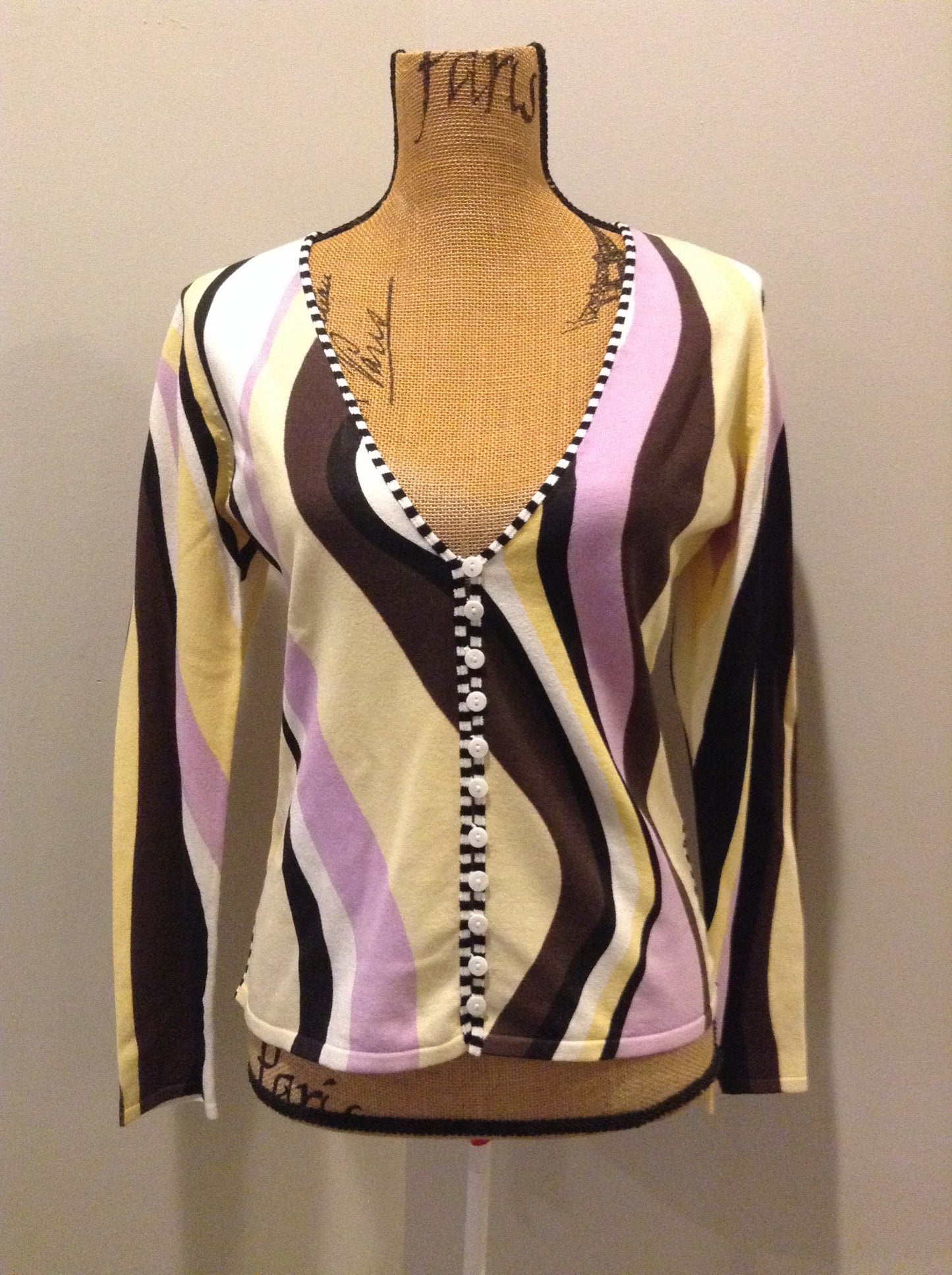 Kingspier Vintage - Pierri New York cardigan in yellow, black, white, purple and brown. Size medium.