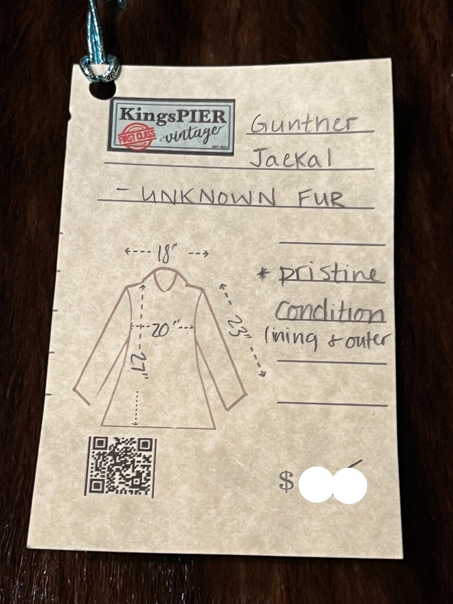 Vintage Gunter Jackal New York fur jacket with hook and eye closures, two front pockets and a “J.C.D” monogram on the inside lining.
Chest 40”