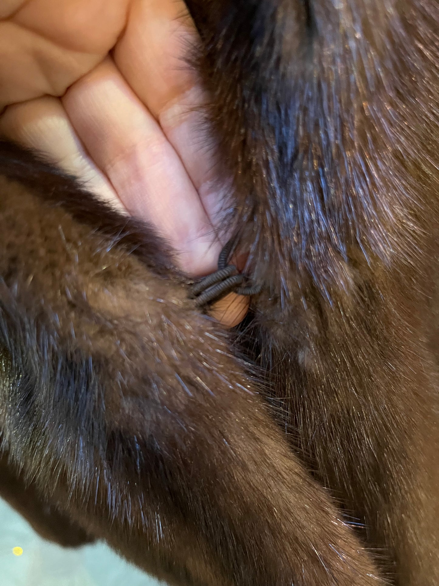 Vintage Gunter Jackal New York fur jacket with hook and eye closures, two front pockets and a “J.C.D” monogram on the inside lining.
Chest 40”
