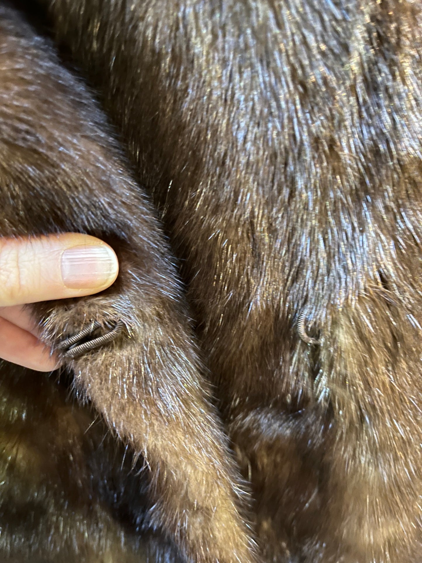 Vintage Furs by Offman brown fur coat with two from pockets, inside pocket, hook and eye closures and a satin lining with lace details.
Made in Canada
Size 10