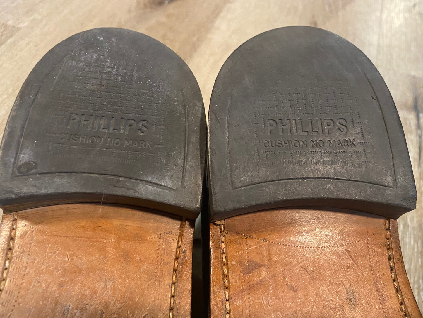 Kingspier Vintage - Brown Full Grain Leather Full Brogue Wingtip Derbies Dack's Bond Street, Sizes: 9.5M 11.5W 42.5EURO, Made in Canada, Leather Soles, Phillips Cushion No Mark Rubber Heels