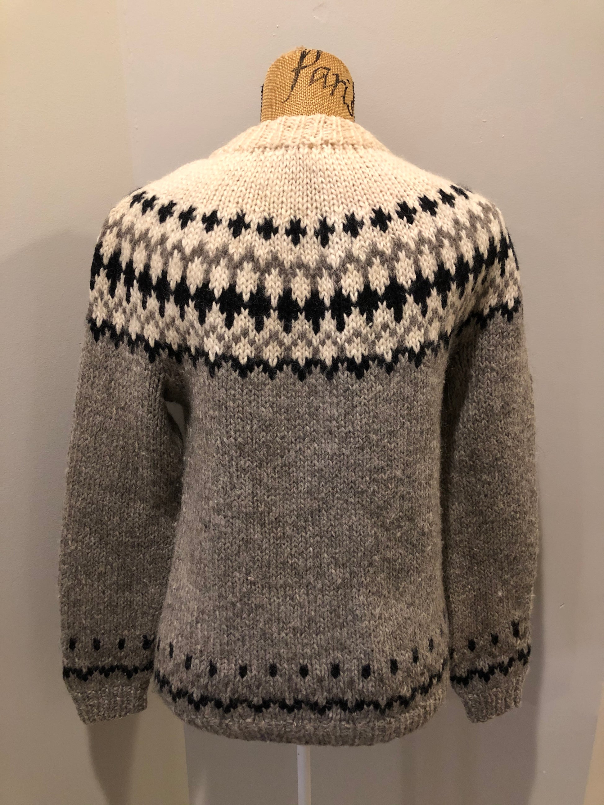 Kingspier Vintage - Handknit wool lopi sweater with grey, white and black design. Made in Nova Scotia, Canada. Size small.