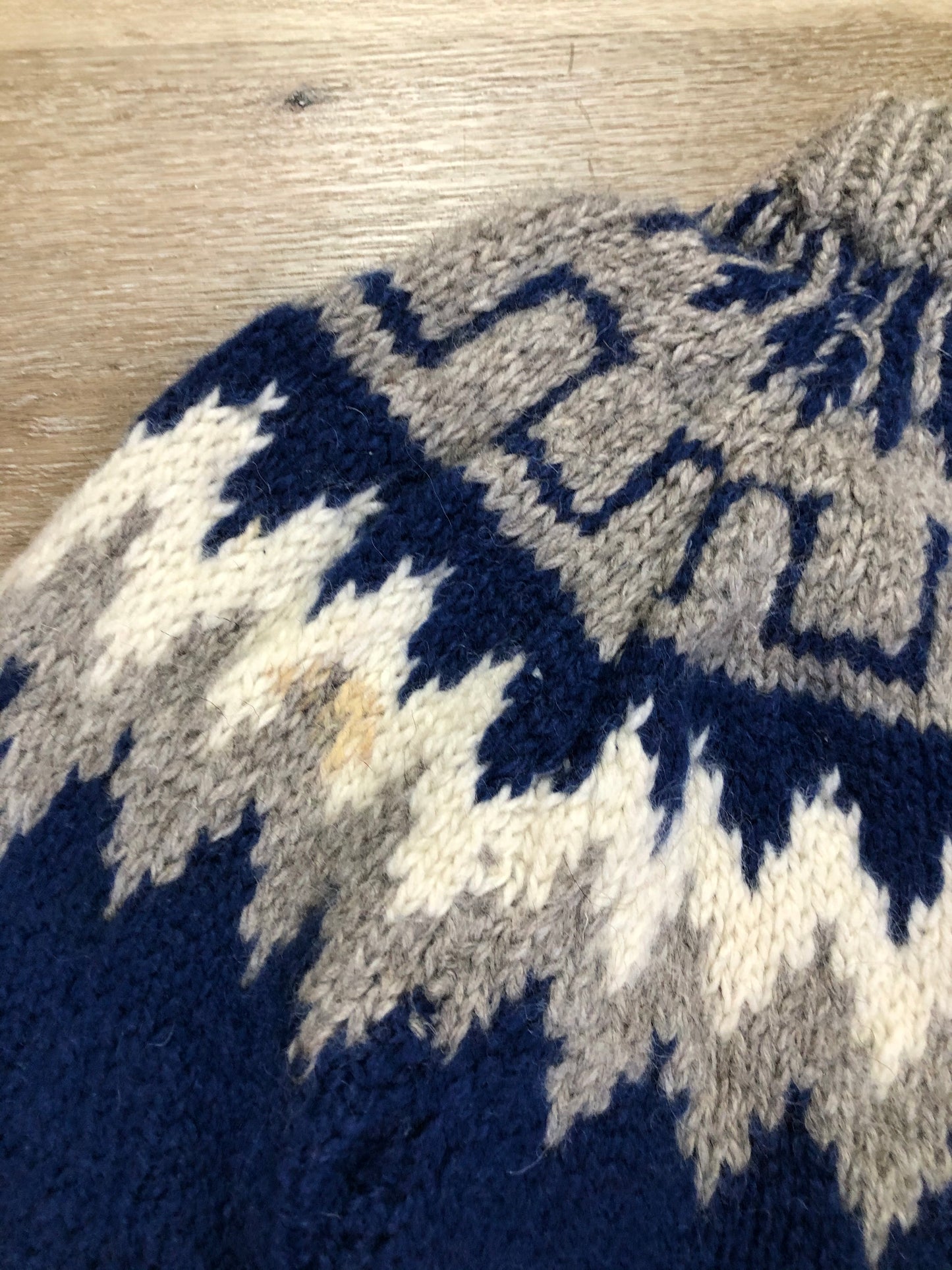 Kingspier Vintage - Handknit wool lopi sweater with dark blue, grey and white design. Made in Greece. Size XL.