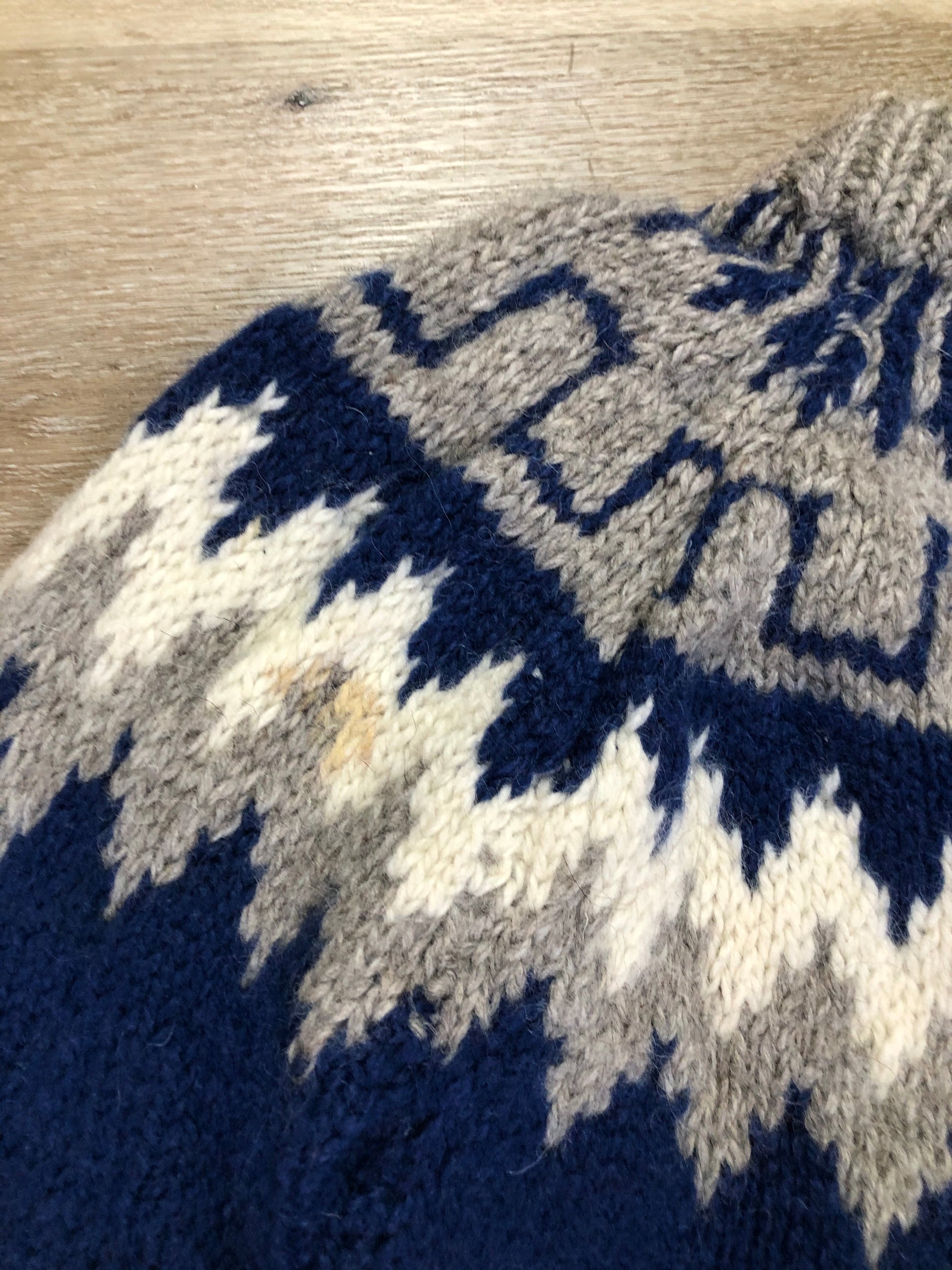 Kingspier Vintage - Handknit wool lopi sweater with dark blue, grey and white design. Made in Greece. Size XL.