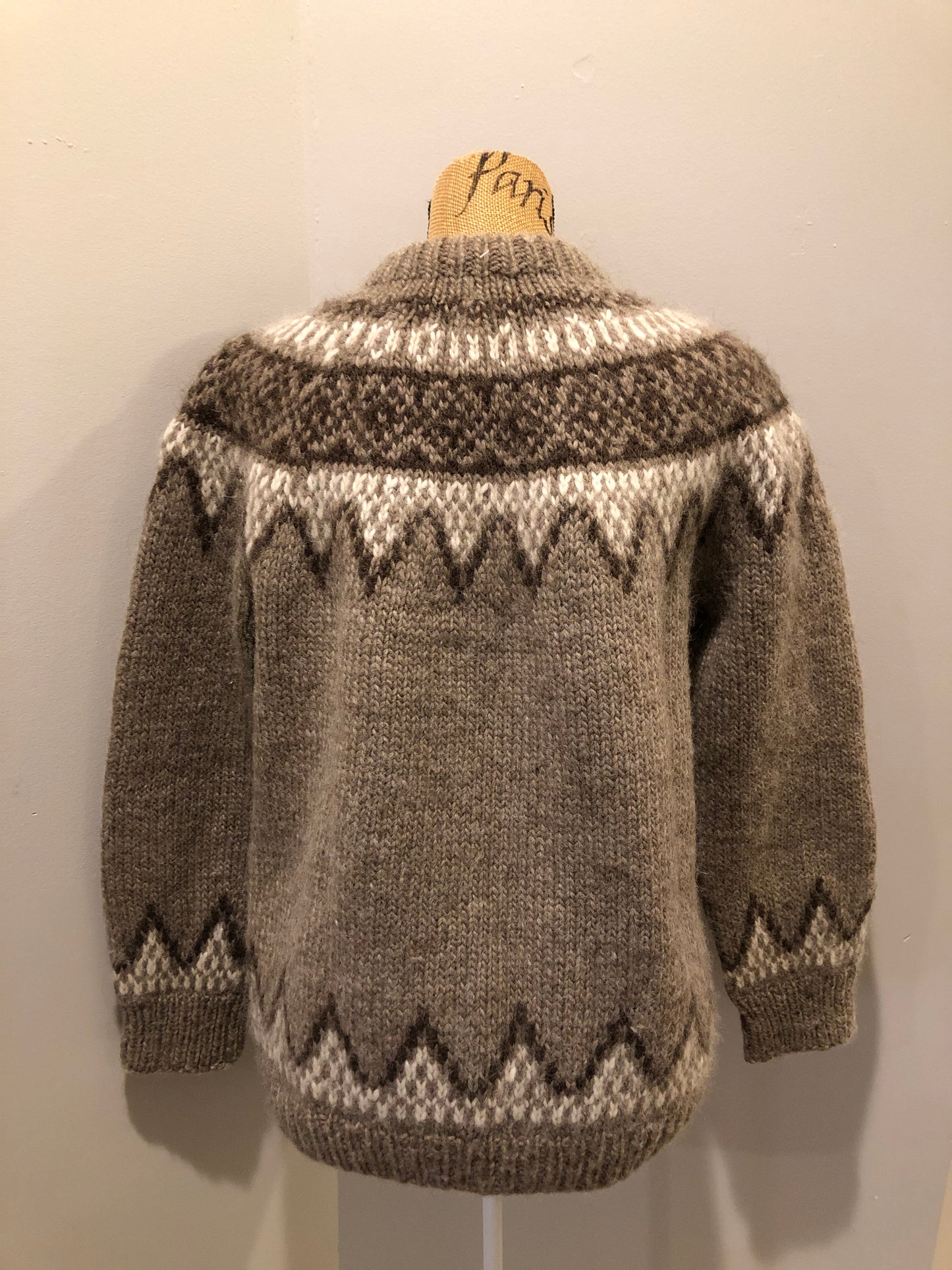 Kingspier Vintage - Handknit natural wool lopi sweater with brown and cream design. Made in Nova Scotia, Canada. Size medium.