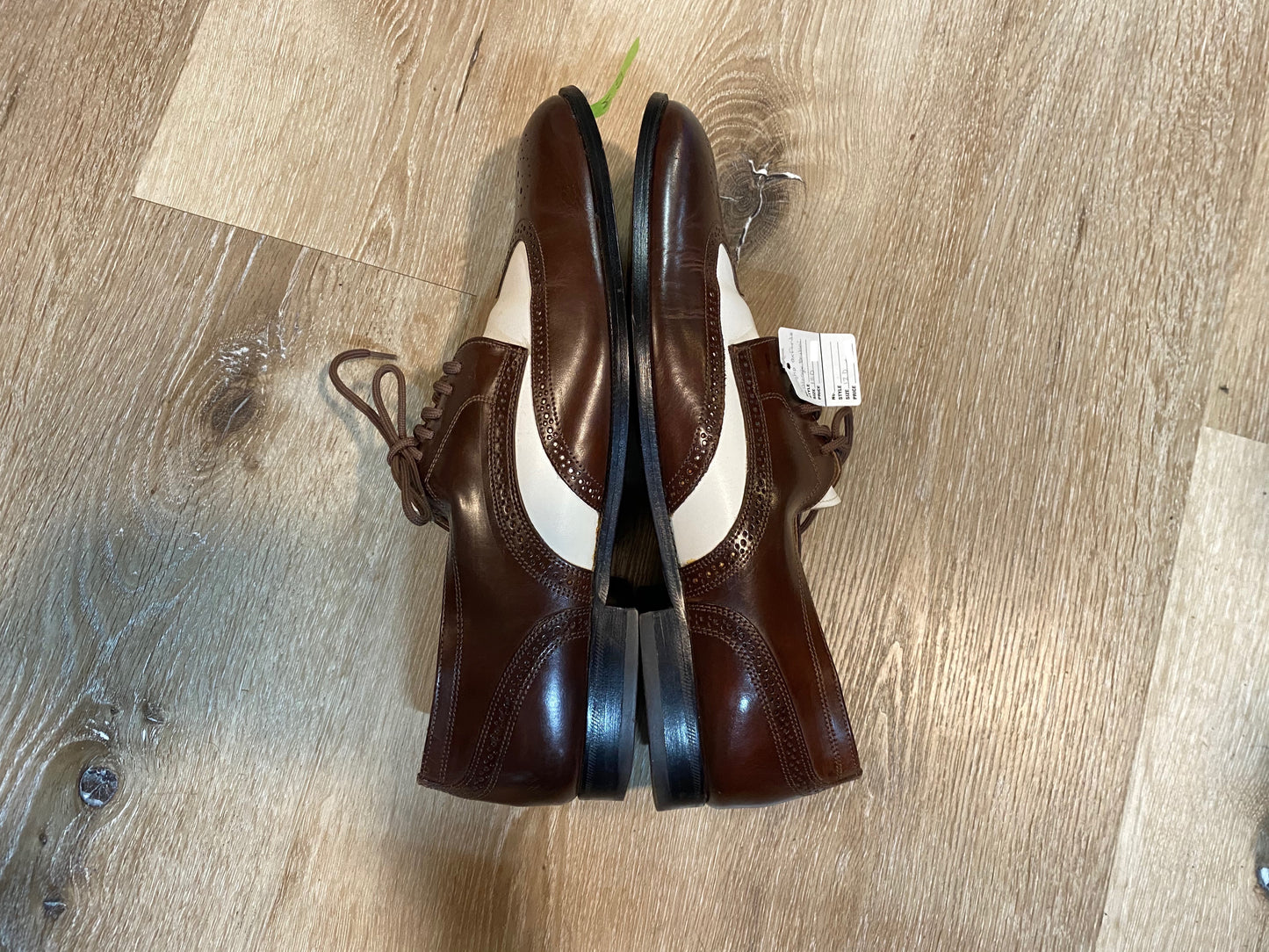 Kingspier Vintage - Brown and White Full Brogue Wingtip Spectator Derbies Handcrafted by Giorgio Brutini - Sizes: 12M 14W 45EURO, Made in Brazil, Leather Soles, Rubber Heels