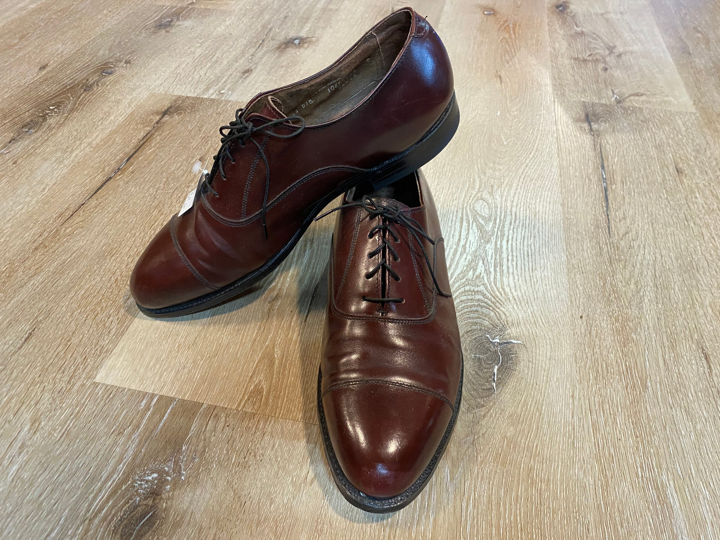 Kingspier Vintage - Burgundy Leather Cap Toe Oxfords by Bostonian - Sizes: 12M 14W 45EURO, Made in USA, Man Made Insoles, Leather Soles, Rubber Heels