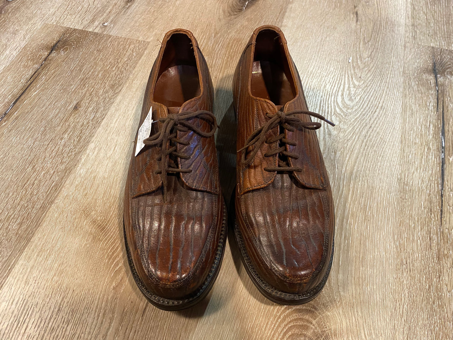 Kingspier Vintage - Brown Baffin Seal Textured Leather Derbies by Hartt - Sizes: 7M 8.5W 39-40EURO, Made in Canada, Leather Soles, Biltrite Rubber Heels