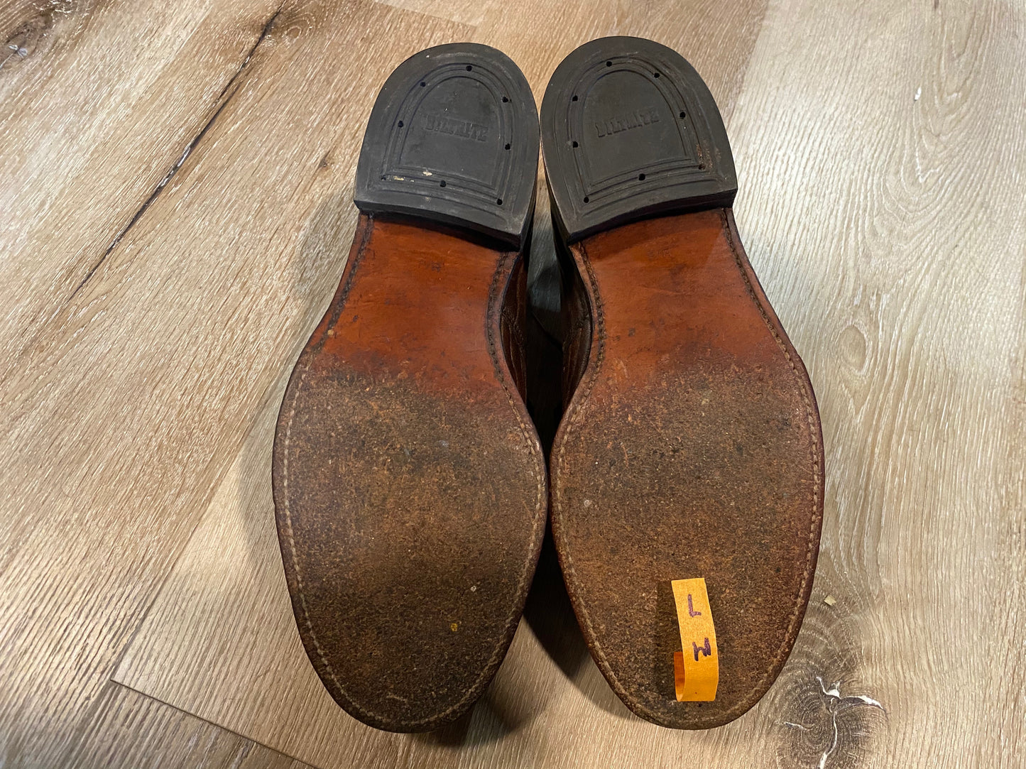 Kingspier Vintage - Brown Baffin Seal Textured Leather Derbies by Hartt - Sizes: 7M 8.5W 39-40EURO, Made in Canada, Leather Soles, Biltrite Rubber Heels