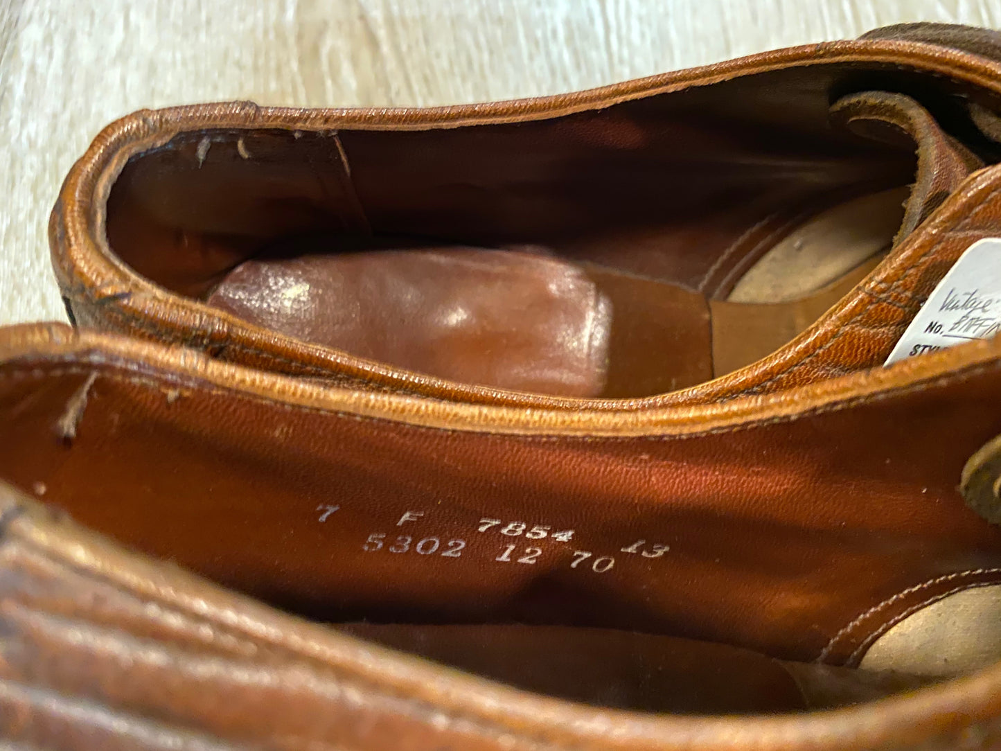 Kingspier Vintage - Brown Baffin Seal Textured Leather Derbies by Hartt - Sizes: 7M 8.5W 39-40EURO, Made in Canada, Leather Soles, Biltrite Rubber Heels