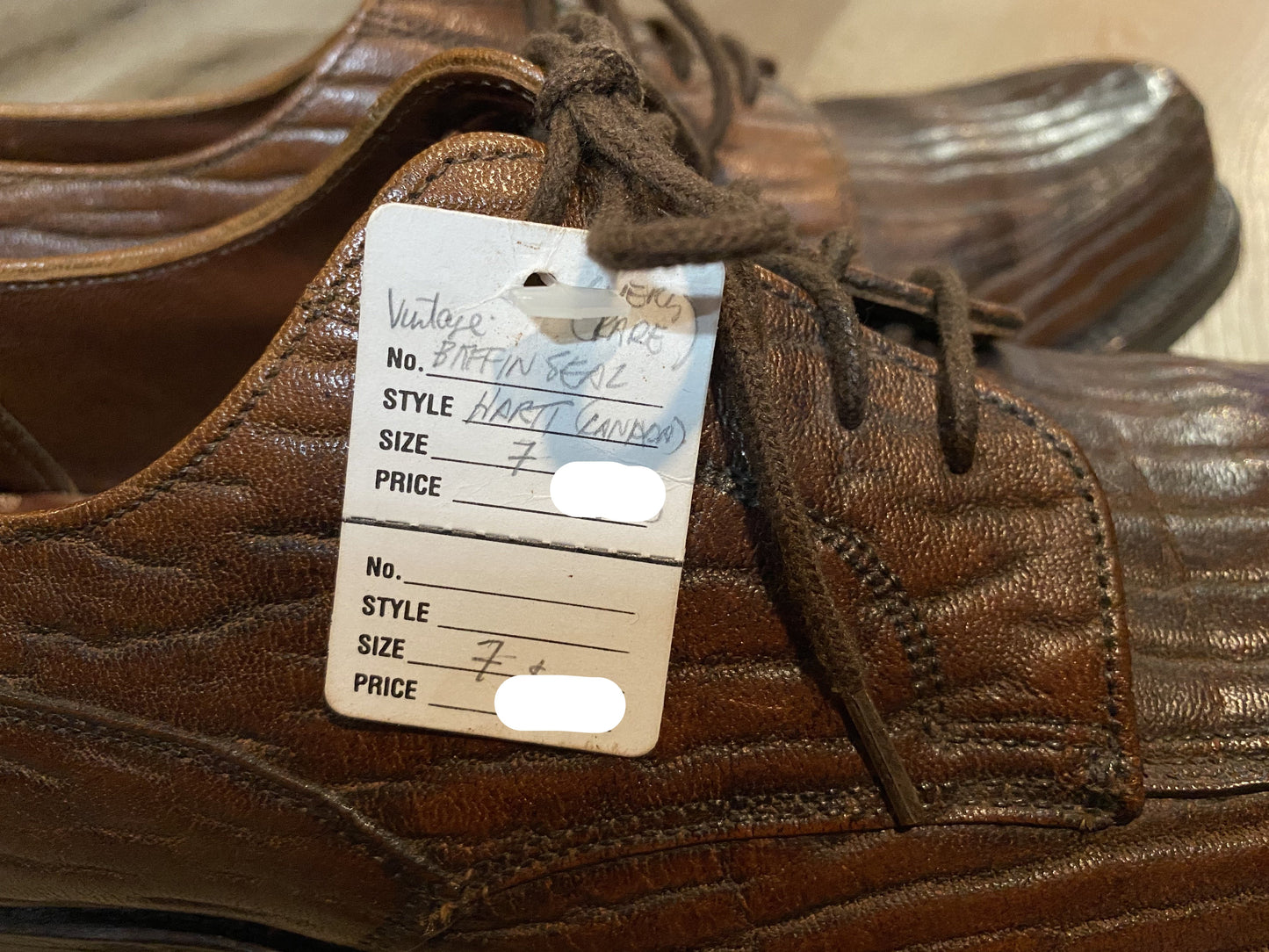 Kingspier Vintage - Brown Baffin Seal Textured Leather Derbies by Hartt - Sizes: 7M 8.5W 39-40EURO, Made in Canada, Leather Soles, Biltrite Rubber Heels