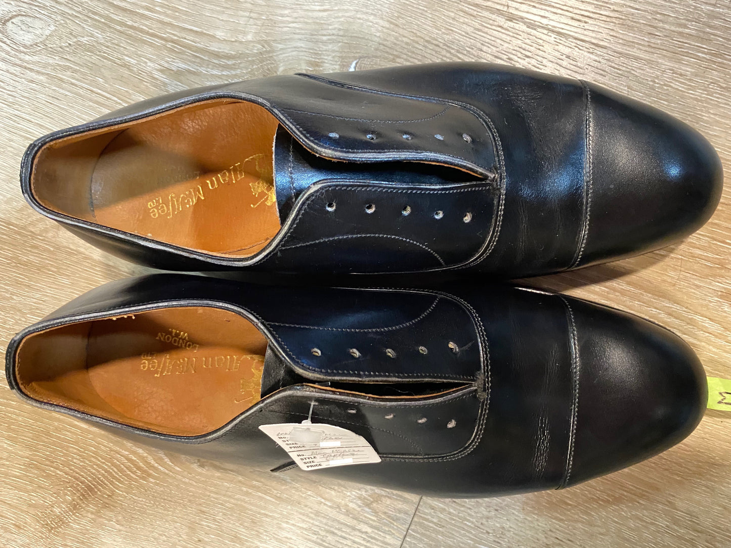 Kingspier Vintage - Black Cap Toe Oxfords by Alan McAfee LTD London W.I.- Sizes: 6M 7.5W 38-39EURO, Made in England, Leather Soles
