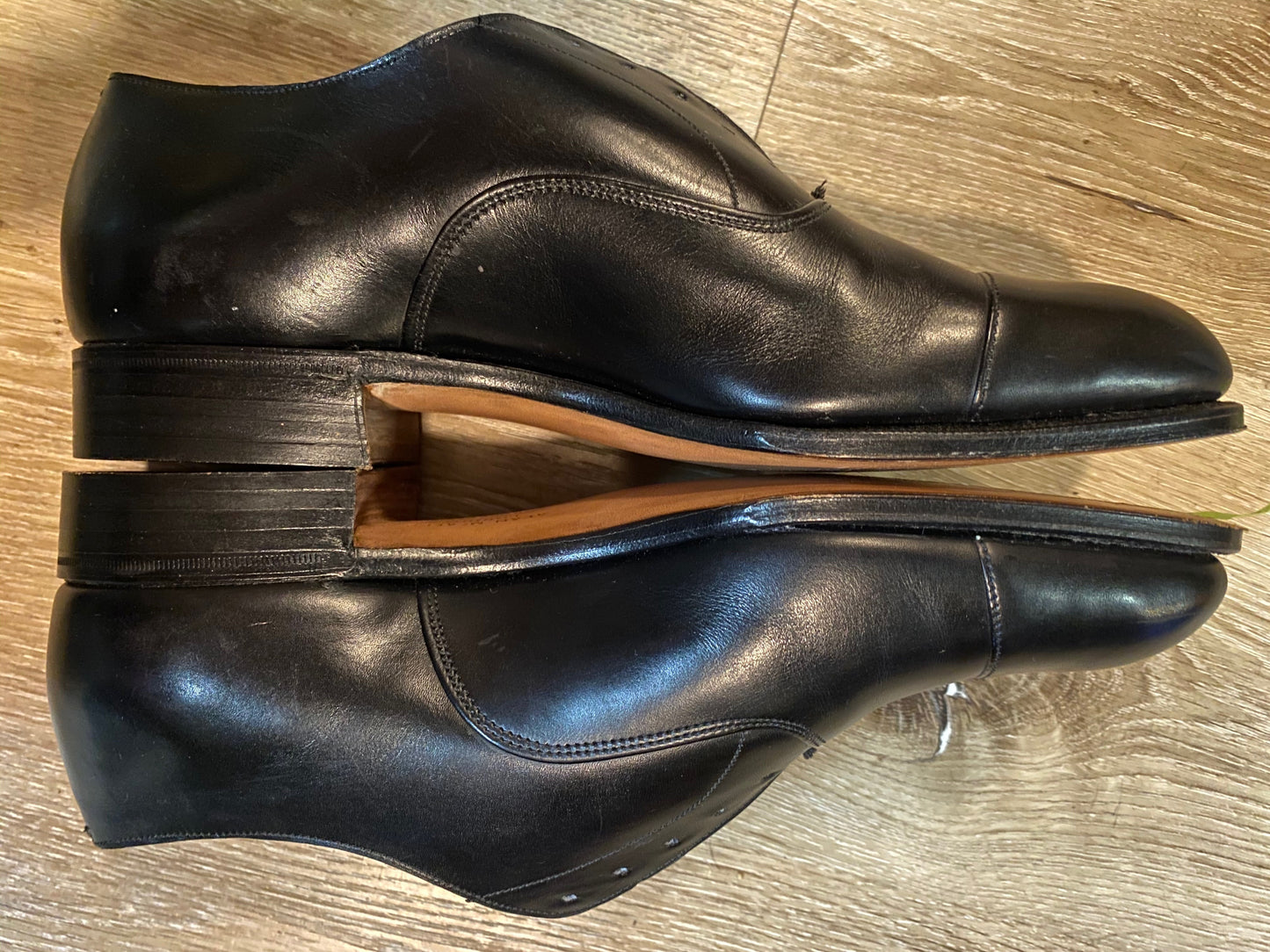 Kingspier Vintage - Black Cap Toe Oxfords by Alan McAfee LTD London W.I.- Sizes: 6M 7.5W 38-39EURO, Made in England, Leather Soles