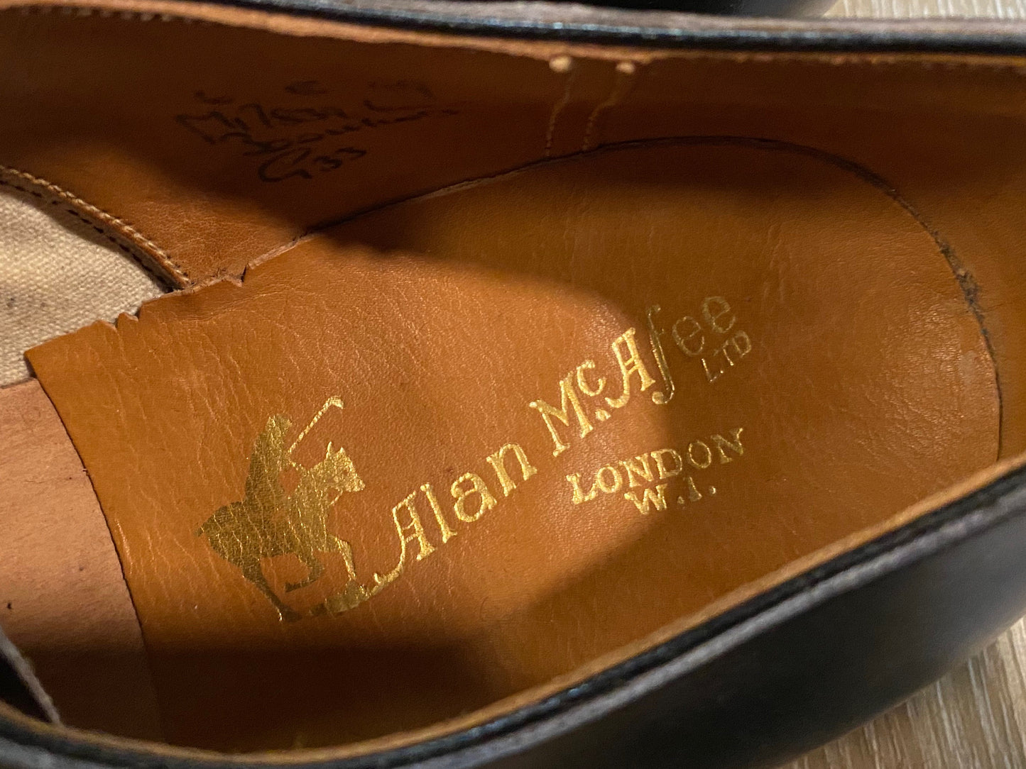 Kingspier Vintage - Black Cap Toe Oxfords by Alan McAfee LTD London W.I.- Sizes: 6M 7.5W 38-39EURO, Made in England, Leather Soles