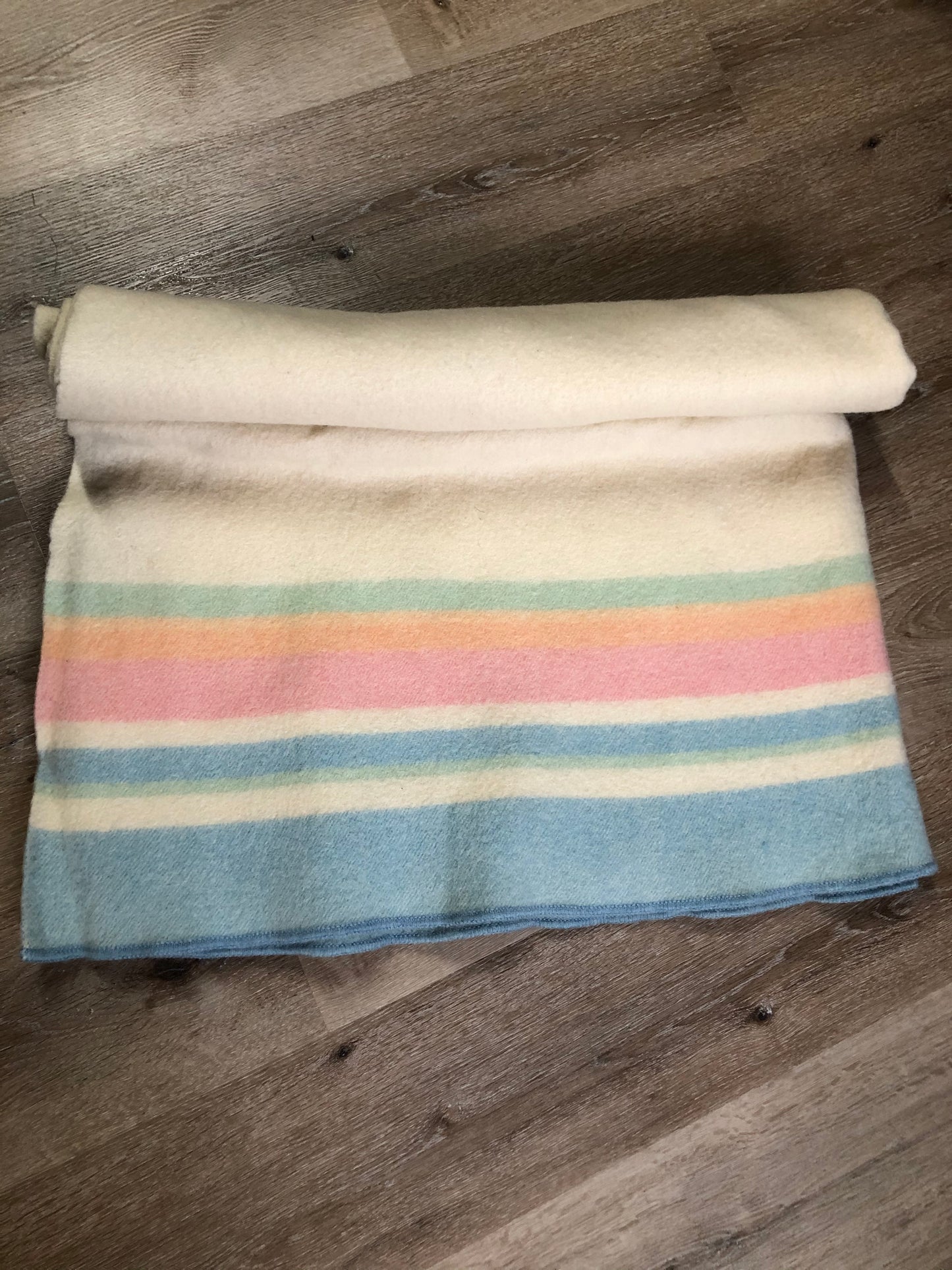 Kingspier Vintage - White 100% wool small blanket or throw with pastel stripes on both ends.