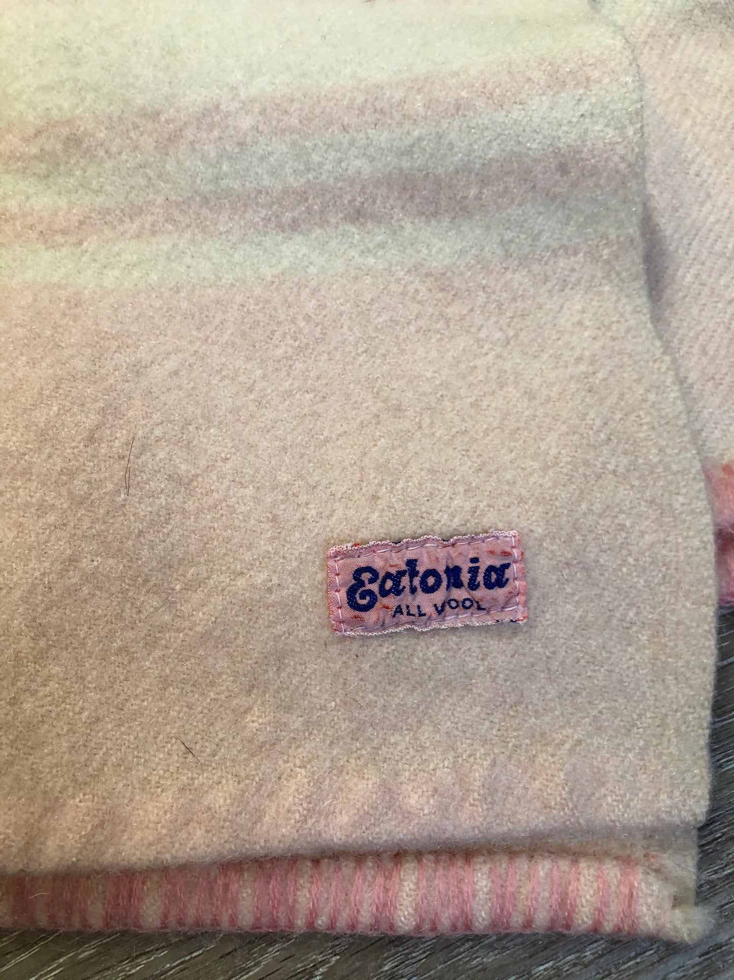 Kingspier Vintage - Vintage Eatonia beige with light pink stripe wool blanket