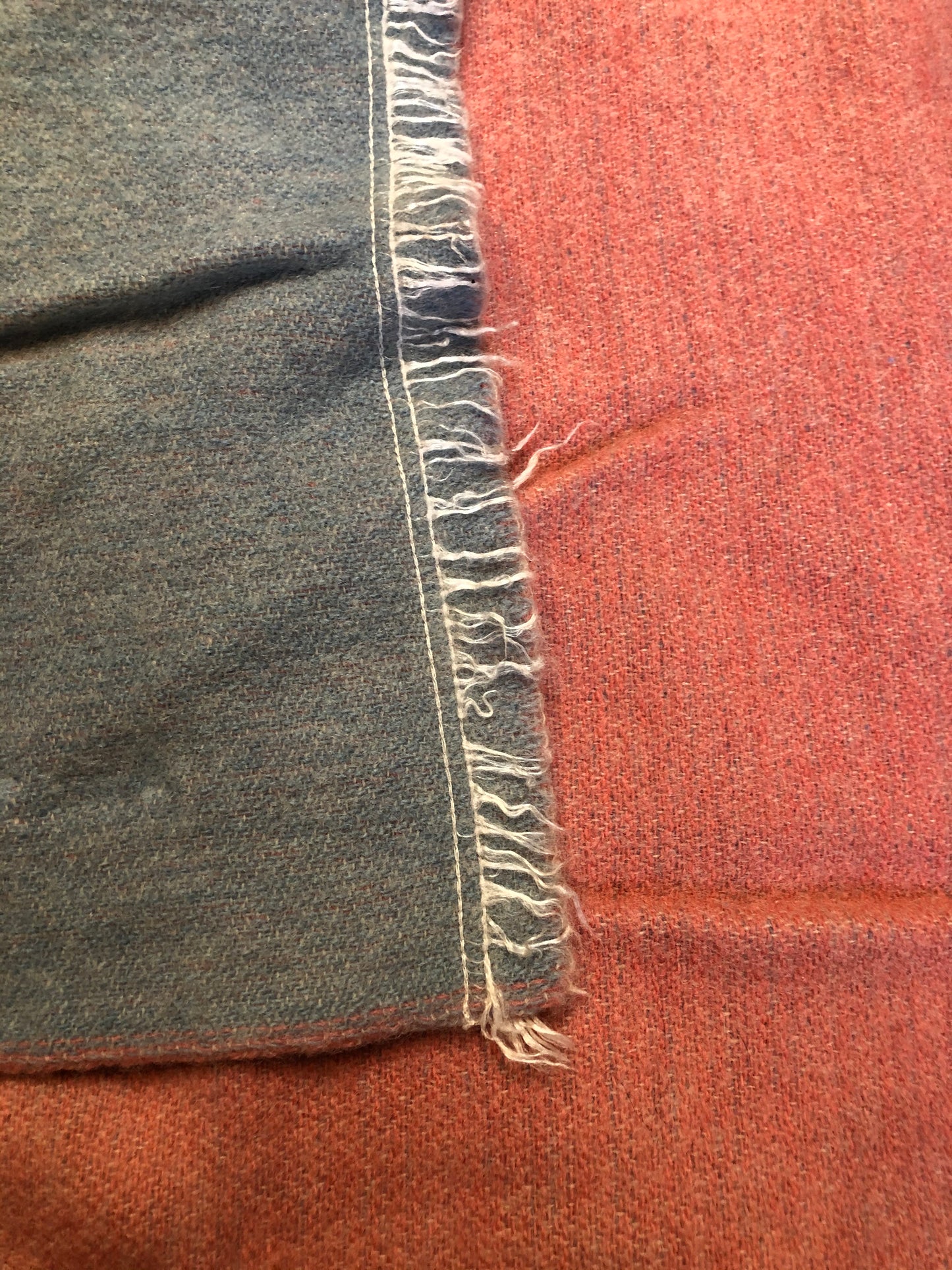 Kingspier Vintage - Vintage reversible blue and pink 100% wool blanket
Length - 72”
Width - 64”
This blanket is in great condition with minor wear, ends are frayed.