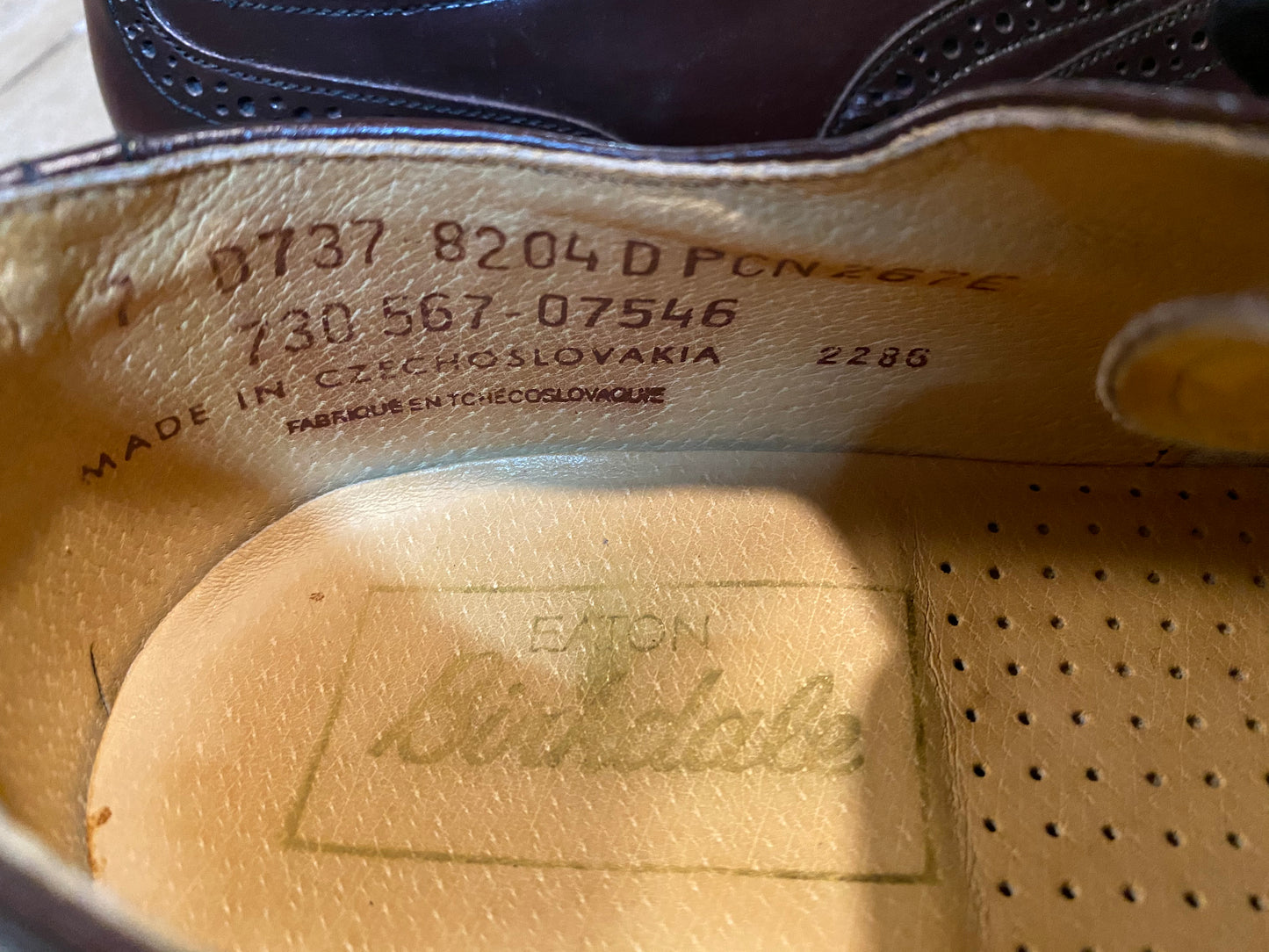 Kingspier Vintage - Burgundy Full Brogue Wingtip Oxfords by Eaton Birkdale - Sizes: 7M 8.5W 39-40EURO, Made in Czechoslovakia, Leather Soles and Rubber Heels