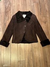 Load image into Gallery viewer, Vintage Cardon brown shearling jacket with two front pockets and button closures.

Made in Argentina
Size 38”
