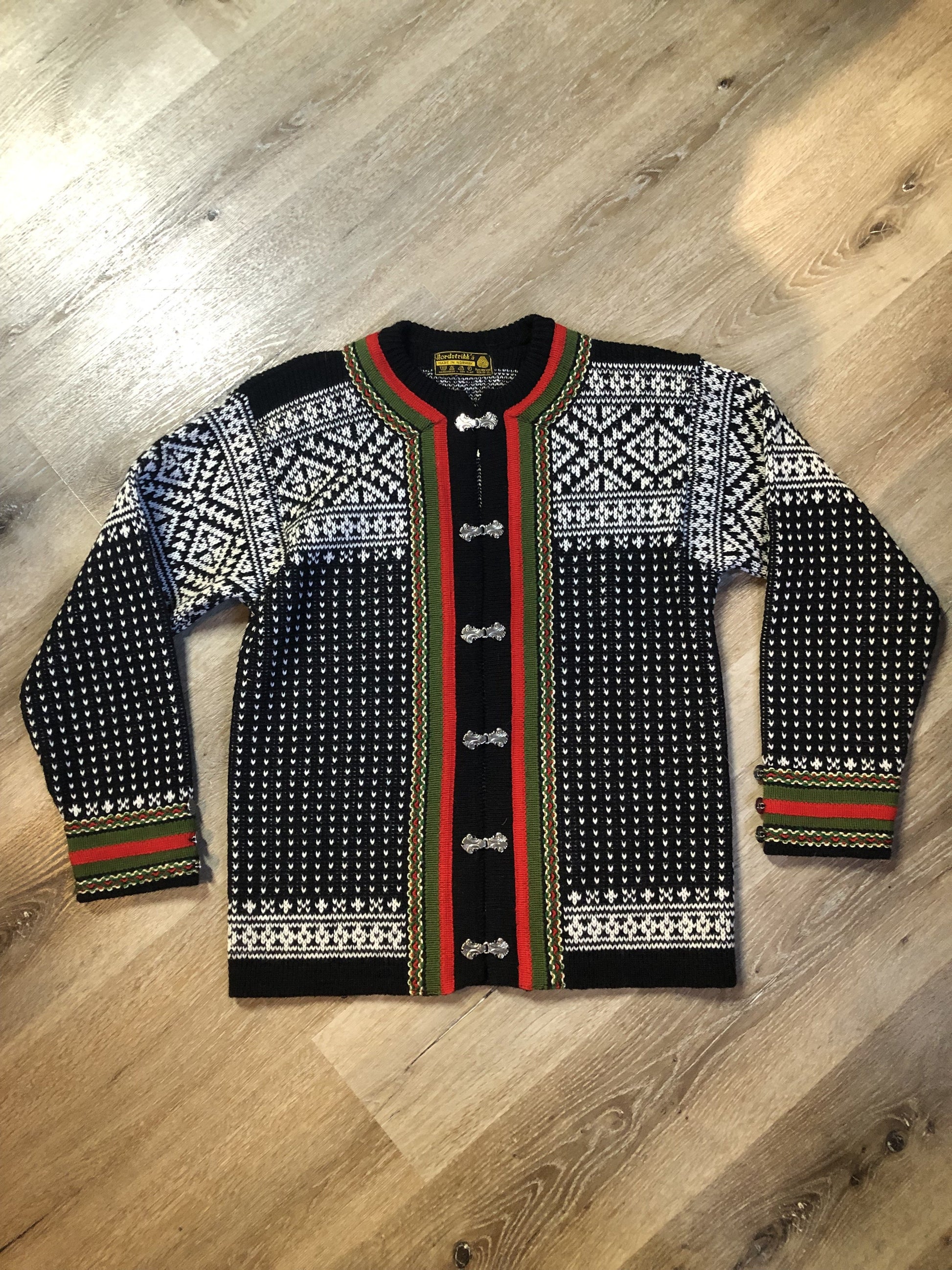 Vintage Nordstrikk 100% wool cardigan with colourful Norwegian pattern and pewter clasps. NWOT. Made in Norway - Kingspier Vintage