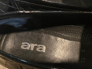Kingspier Vintage - Black Reptile Venetian Style Loafers by Ara - Sizes: 7.5M 9W 39EURO, Made in Portugal, Designed in Germany, Rubber soles