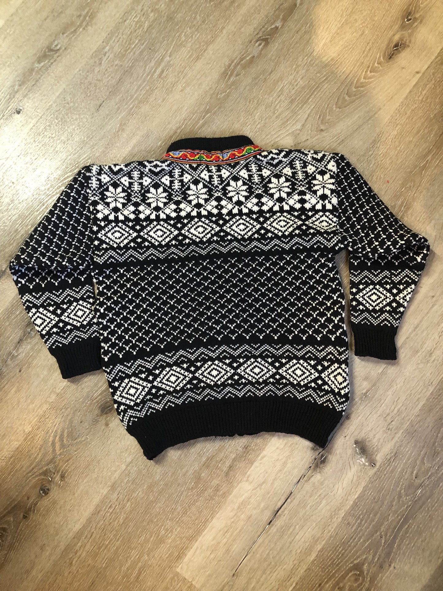 Vintage and Handmade “Made for Norway” 100% wool cardigan in a colourful Norwegian pattern with pewter clasps. Made in Norway - Kingspier Vintage