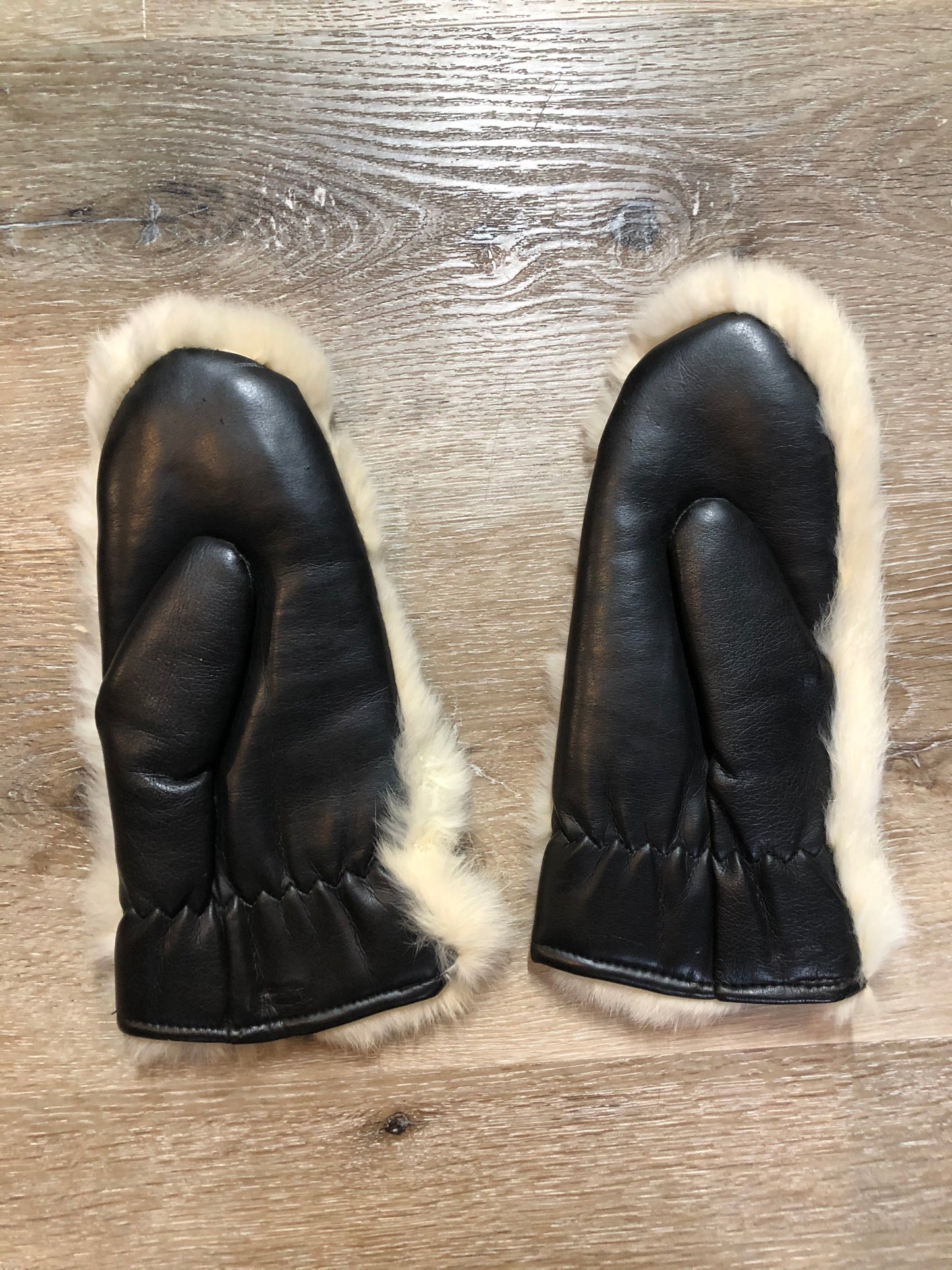 Kingspier Vintage - Vintage white rabbit fur mittens with black vinyl palms and cotton lining. Womens size medium/ 8.