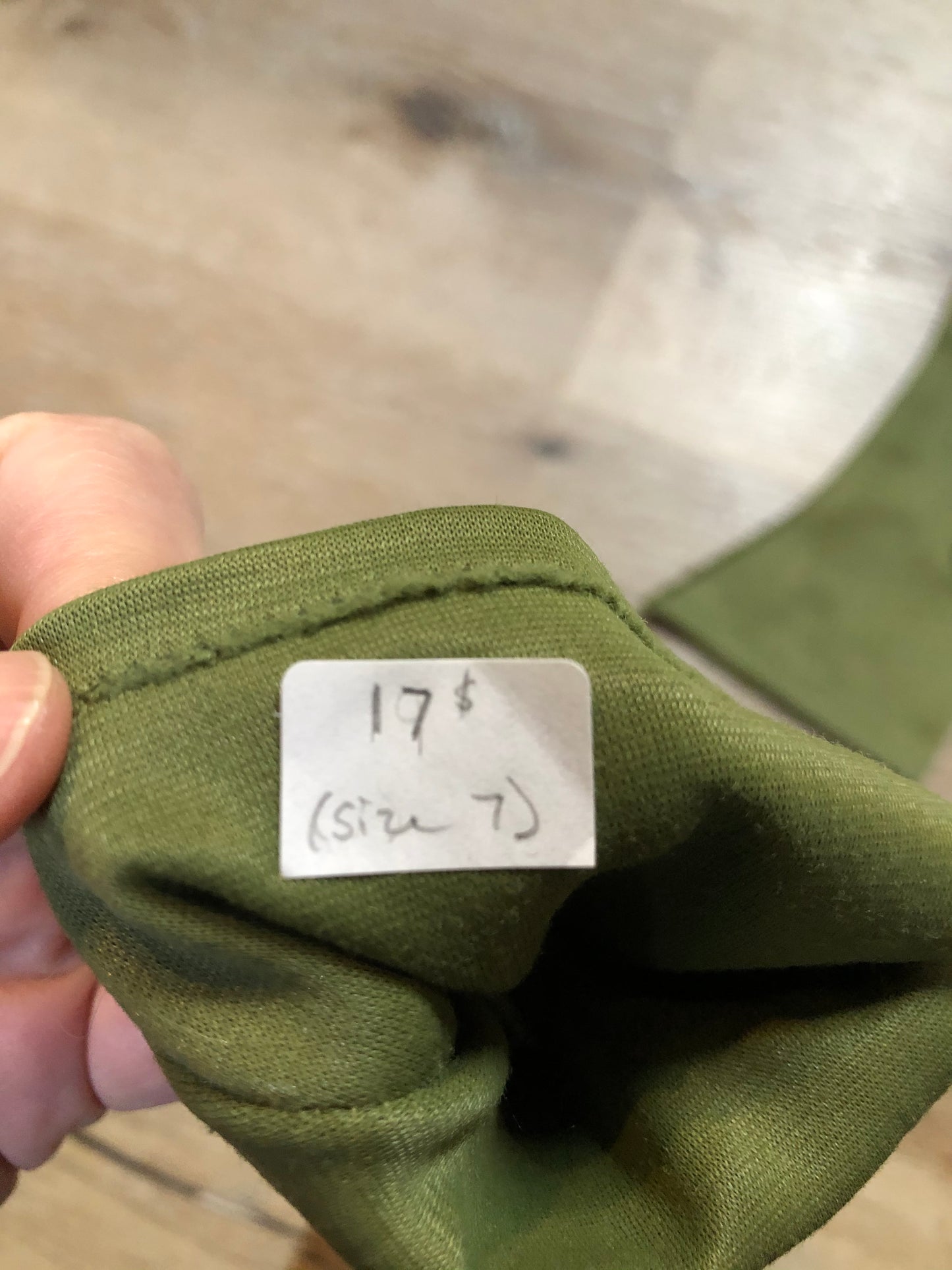 Kingspier Vintage - Vintage olive green lightweight gloves with decorative stitching. Synthetic blend fabric has a bit of stretch. Size small/ 7 womens.