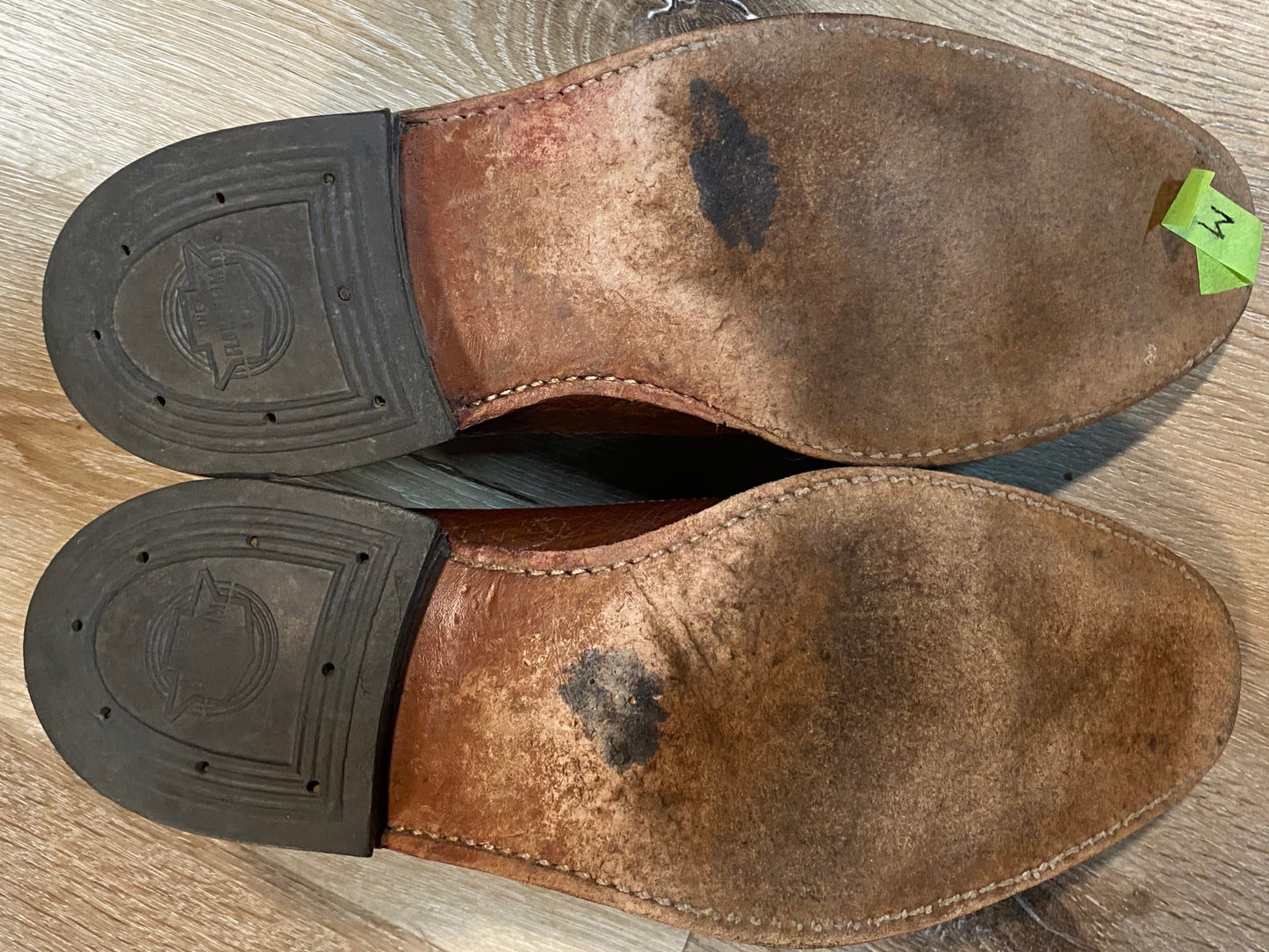 Kingspier Vintage - Brown Full Brogue Wingtip Derbies by The Florsheim Shoe - Sizes: 9M 11W 42EURO, Made in Canada, Large Full Grain Textured Leather, Some Flaking on Right Toe, Leather Soles, Rubber Heels